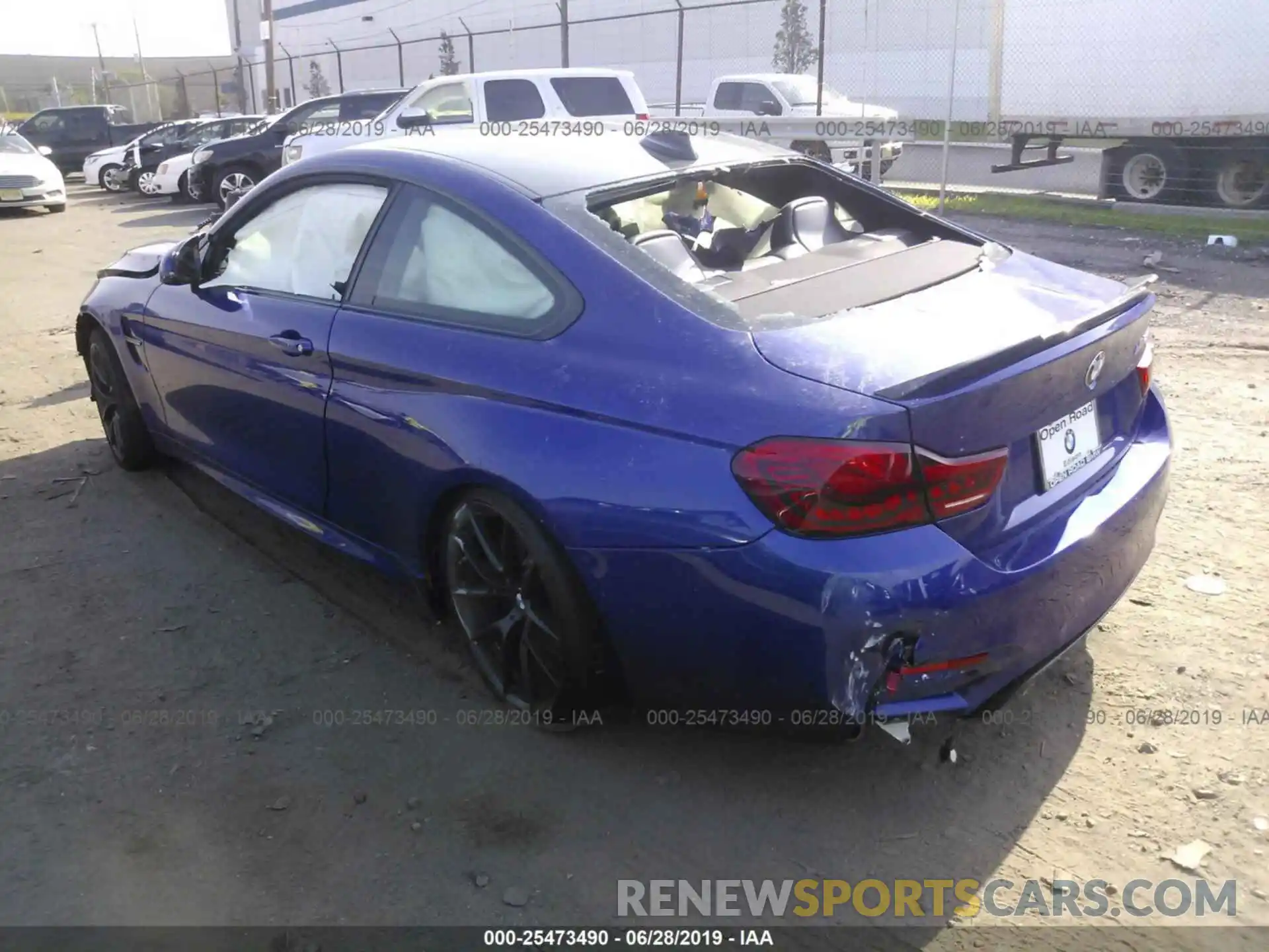 3 Photograph of a damaged car WBS3S7C57KAC09722 BMW M4 2019