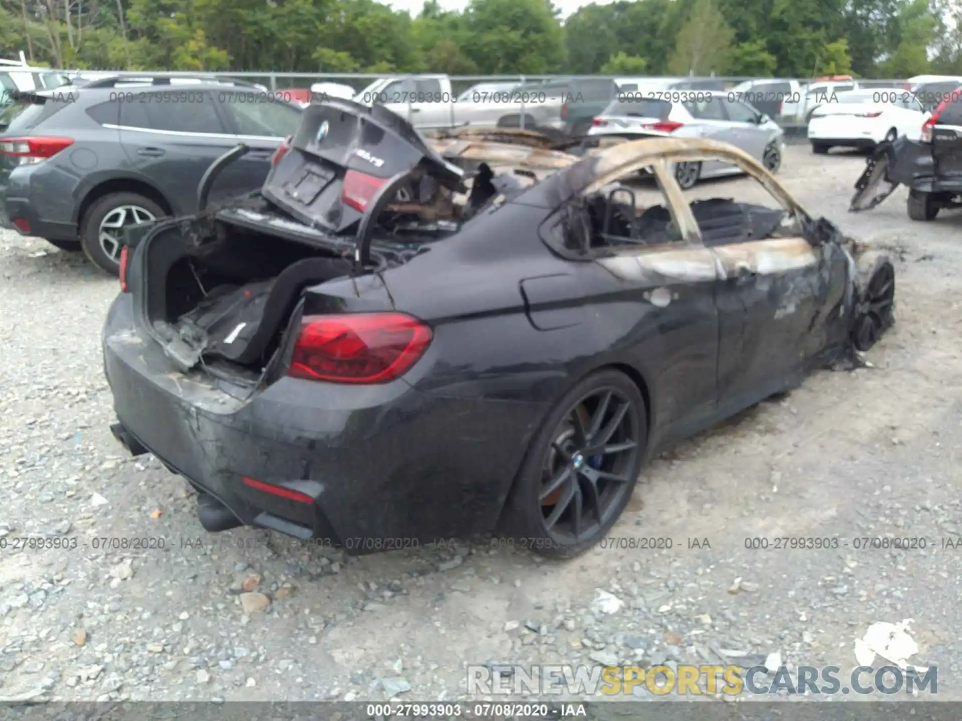 4 Photograph of a damaged car WBS3S7C58KAC09664 BMW M4 2019