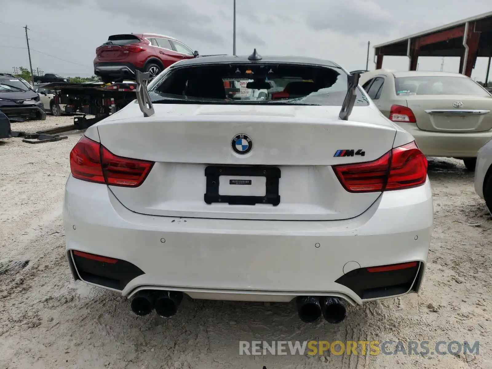 6 Photograph of a damaged car WBS4Y9C51KAG67237 BMW M4 2019