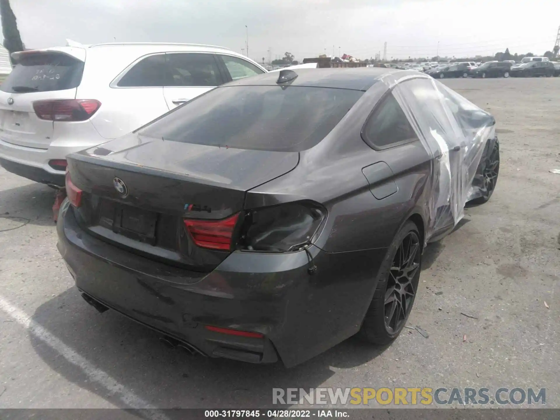 4 Photograph of a damaged car WBS4Y9C58KAG67462 BMW M4 2019