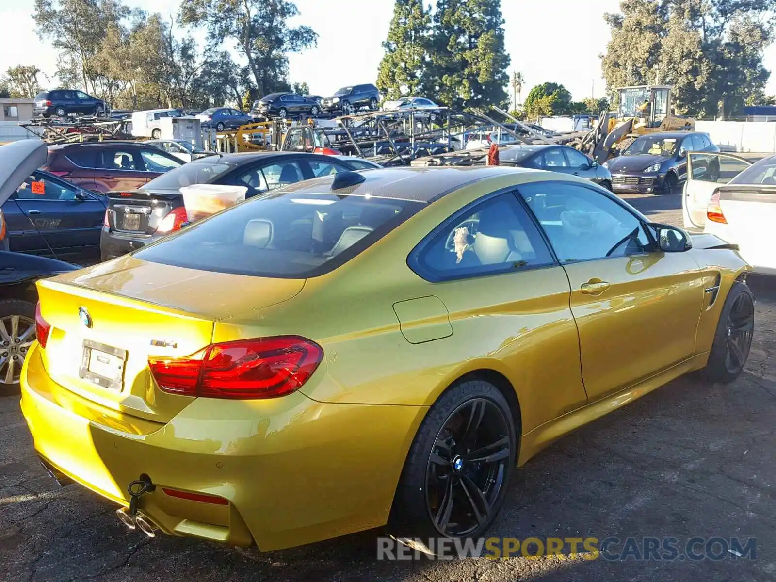 4 Photograph of a damaged car WBS4Y9C5XKAG67463 BMW M4 2019