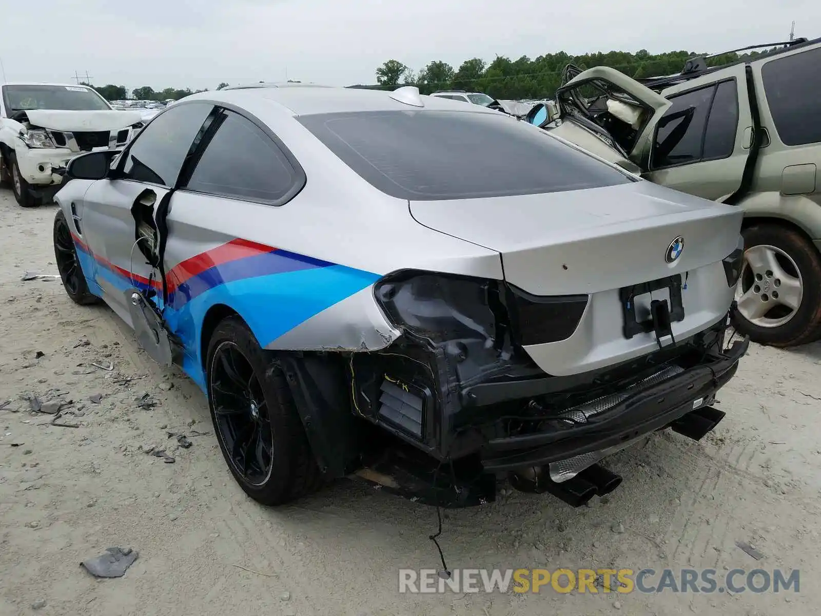 3 Photograph of a damaged car WBS4Y9C01LAH82992 BMW M4 2020
