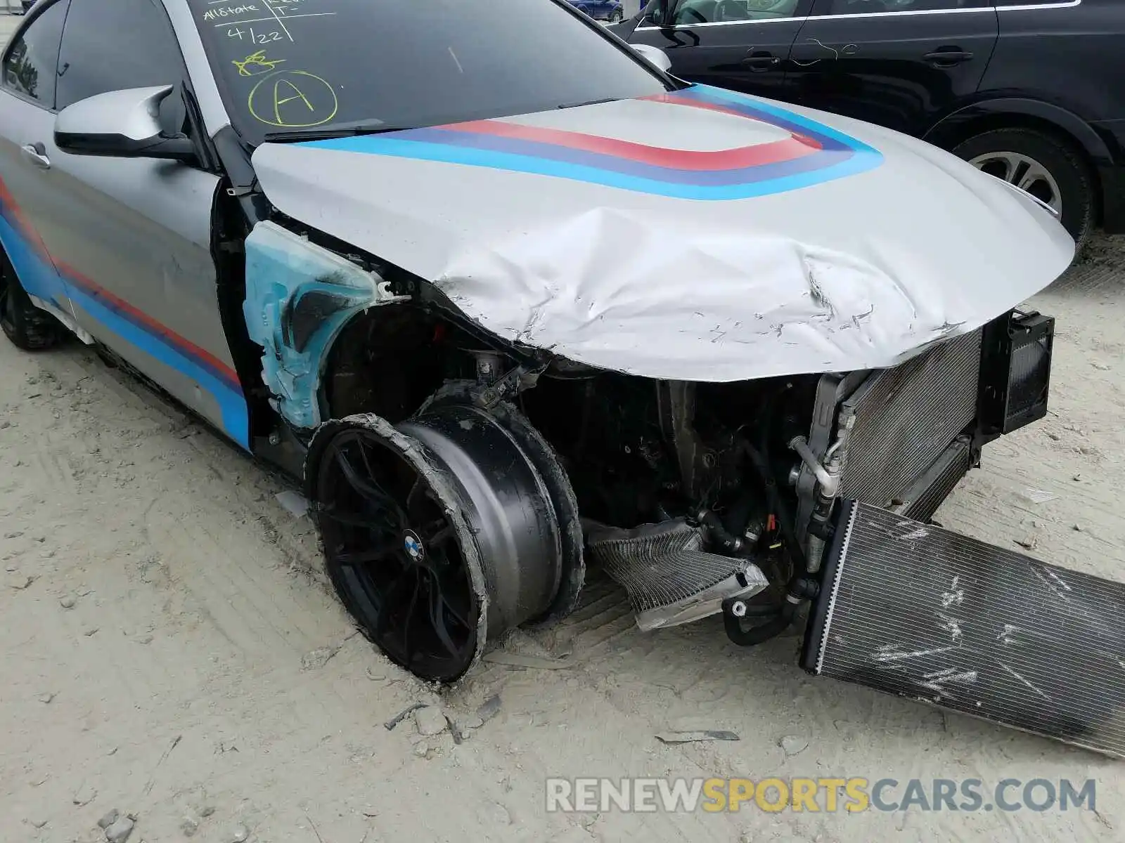 9 Photograph of a damaged car WBS4Y9C01LAH82992 BMW M4 2020