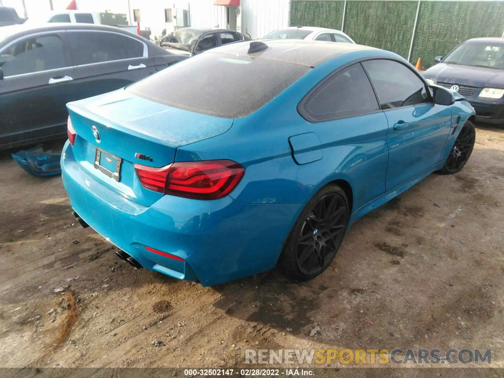 4 Photograph of a damaged car WBS4Y9C02LFJ30253 BMW M4 2020