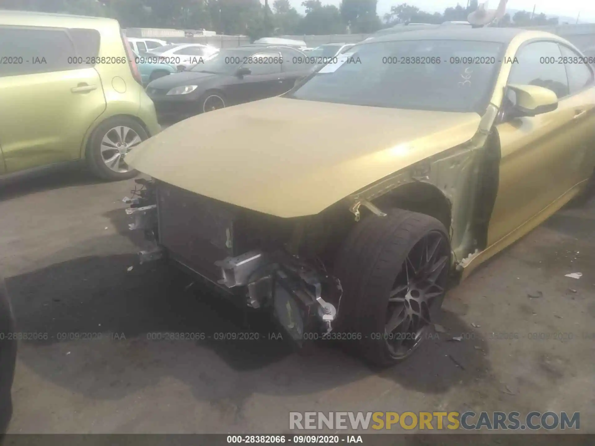 6 Photograph of a damaged car WBS4Y9C04LAH83070 BMW M4 2020