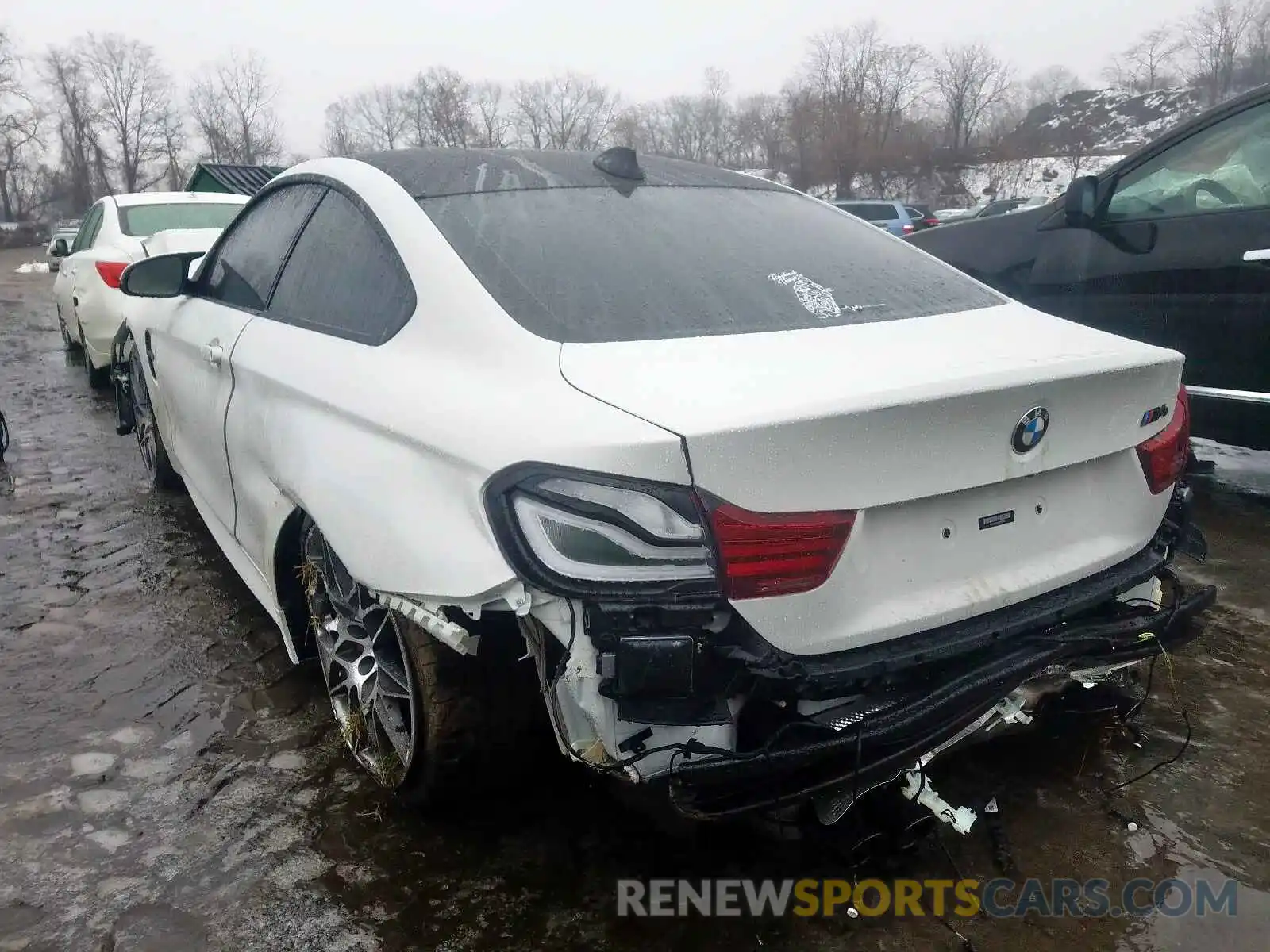 3 Photograph of a damaged car WBS4Y9C04LAH83165 BMW M4 2020