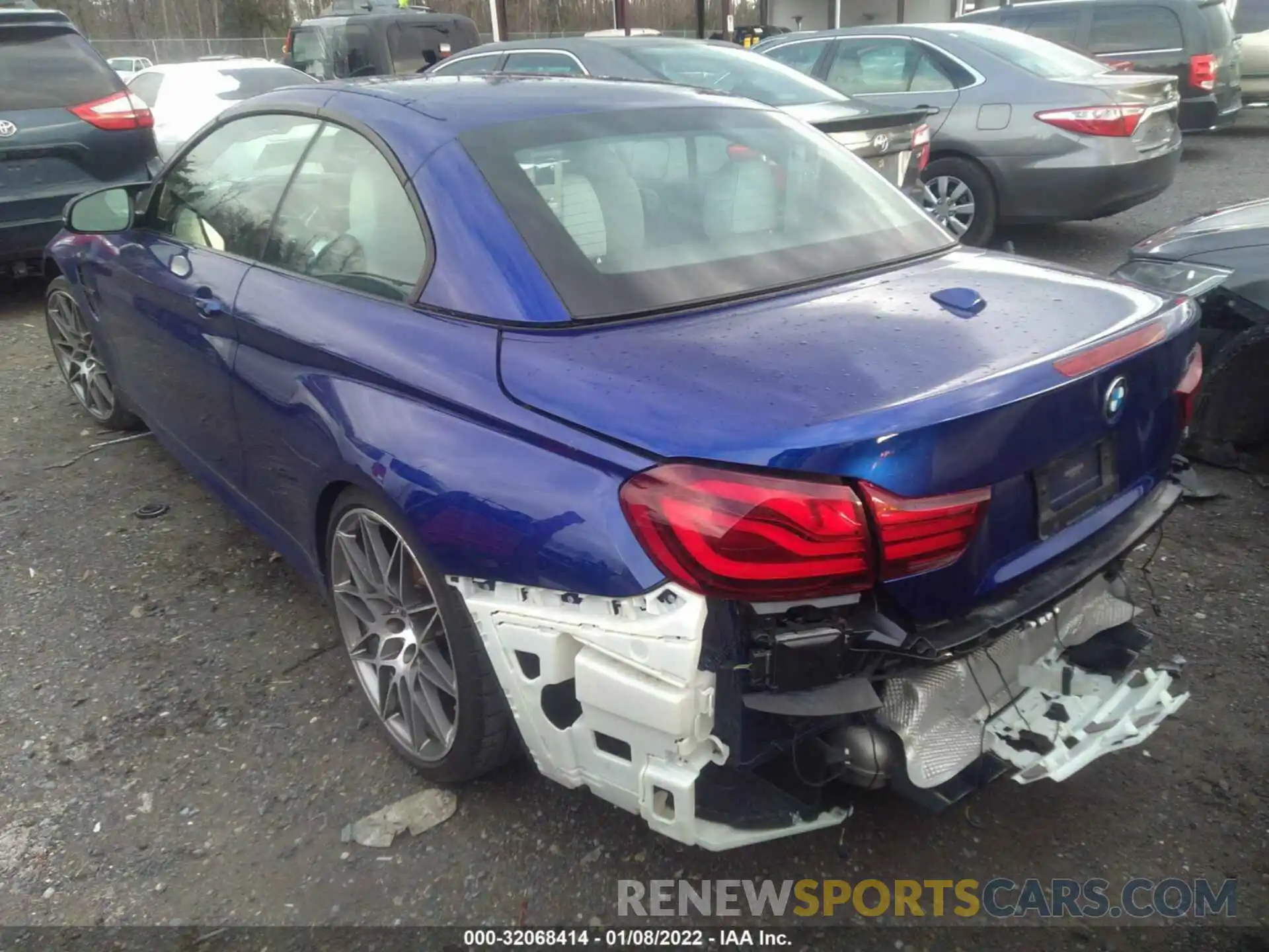 3 Photograph of a damaged car WBS4Z9C05L5P16738 BMW M4 2020