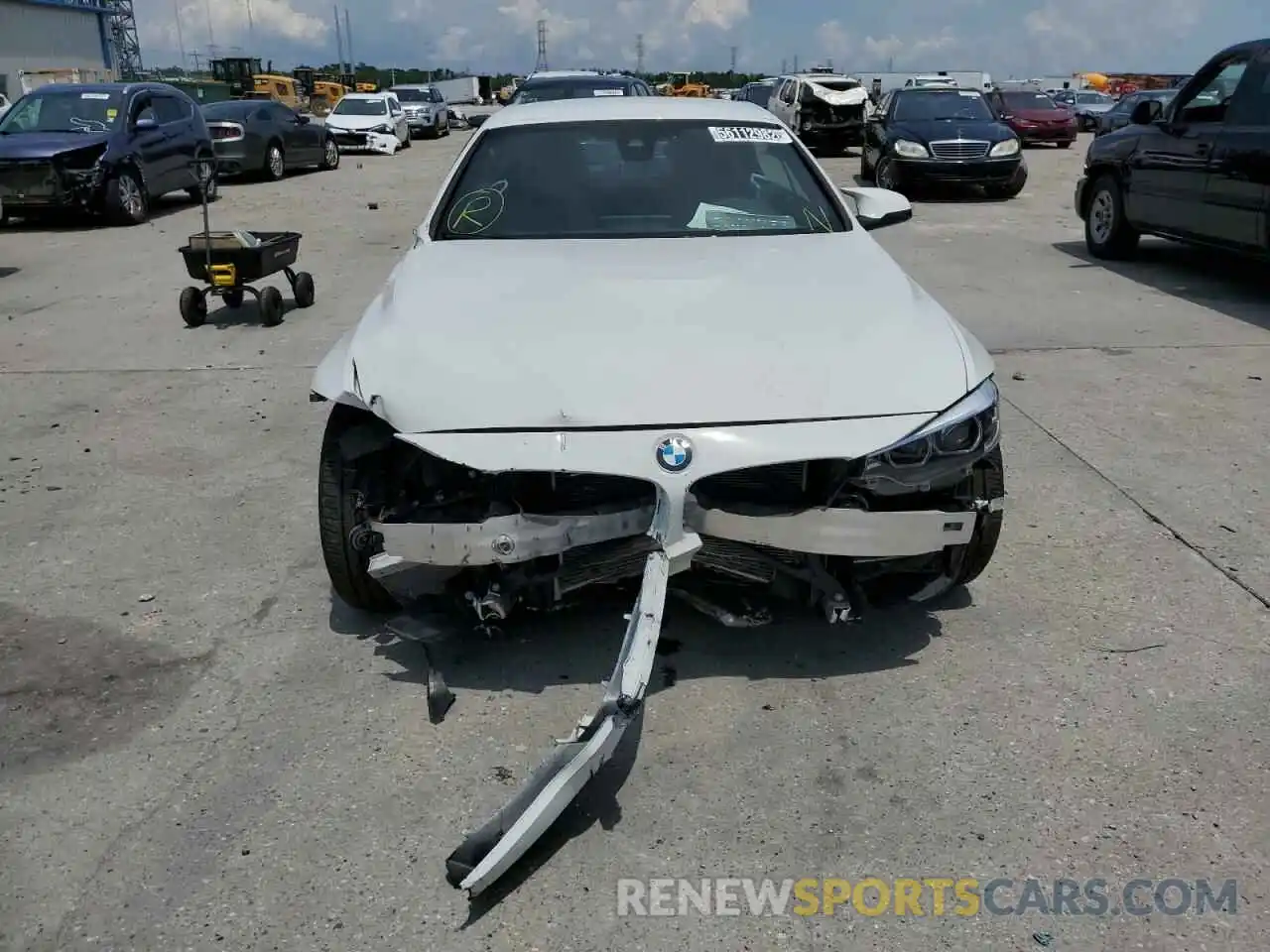 9 Photograph of a damaged car WBS4Z9C05L5P87664 BMW M4 2020