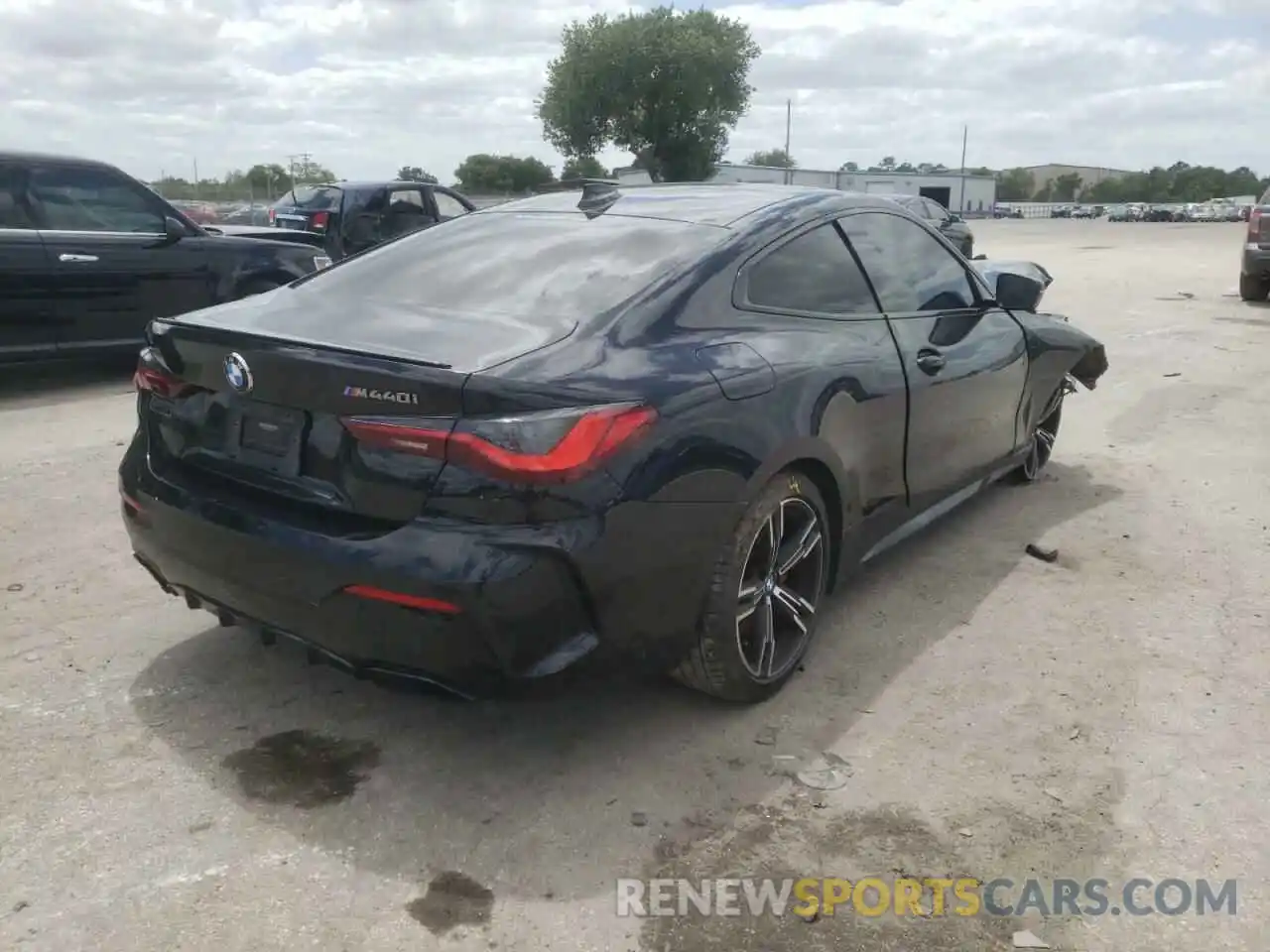 4 Photograph of a damaged car WBA13AR00MCF27979 BMW M4 2021