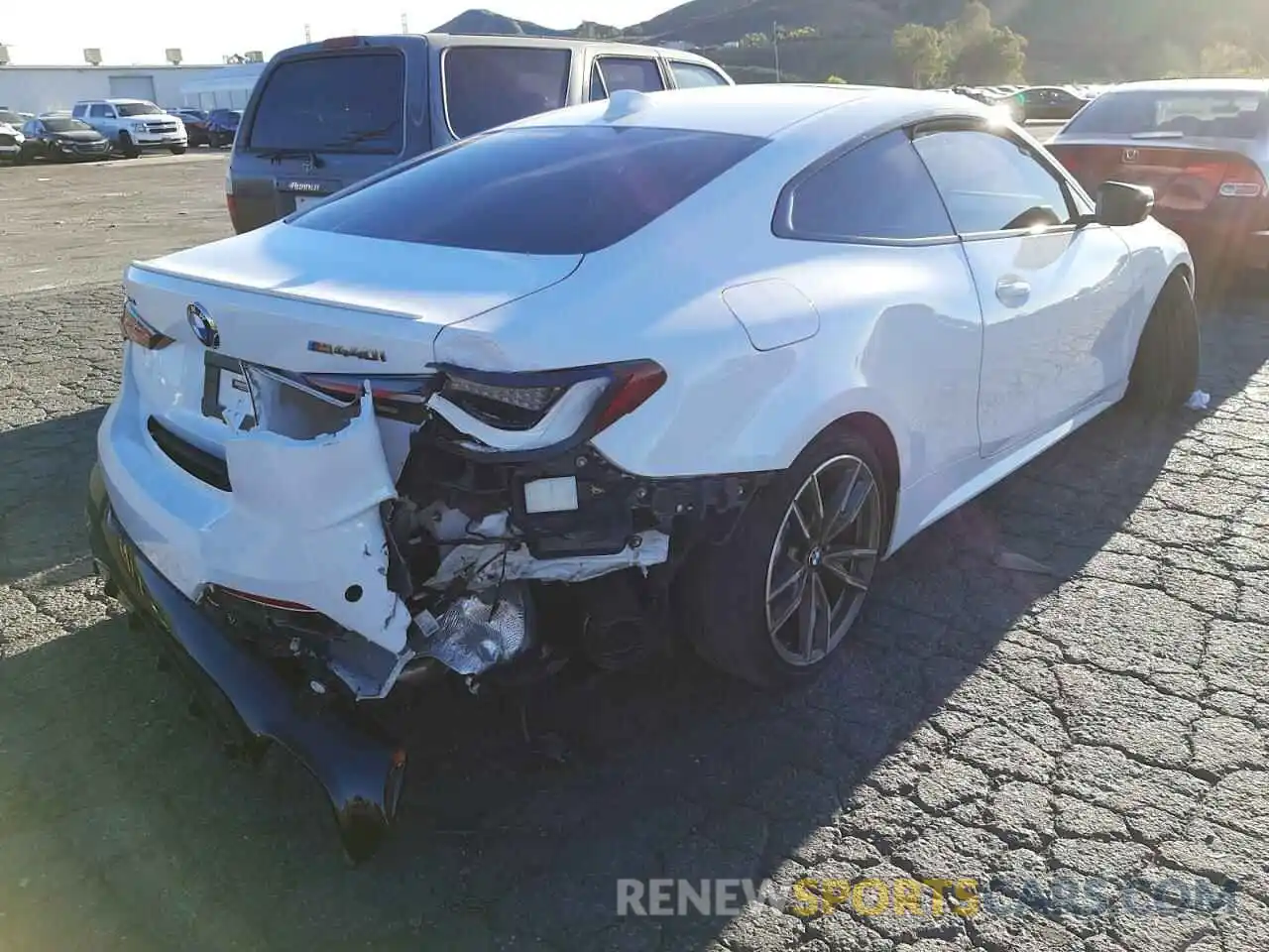 4 Photograph of a damaged car WBA13AR02MCF46694 BMW M4 2021