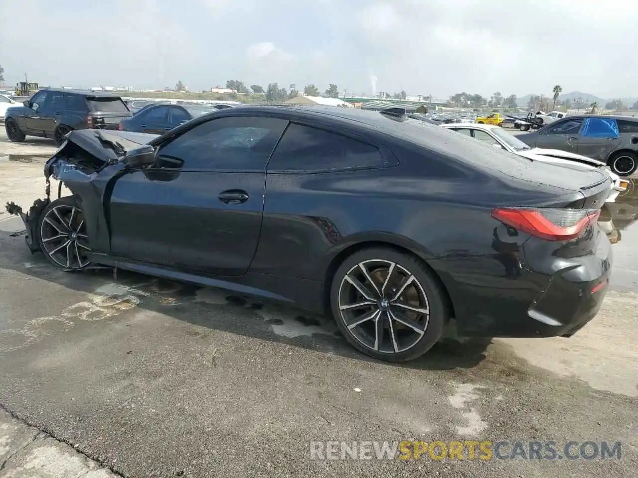 2 Photograph of a damaged car WBA13AR02MCF87617 BMW M4 2021