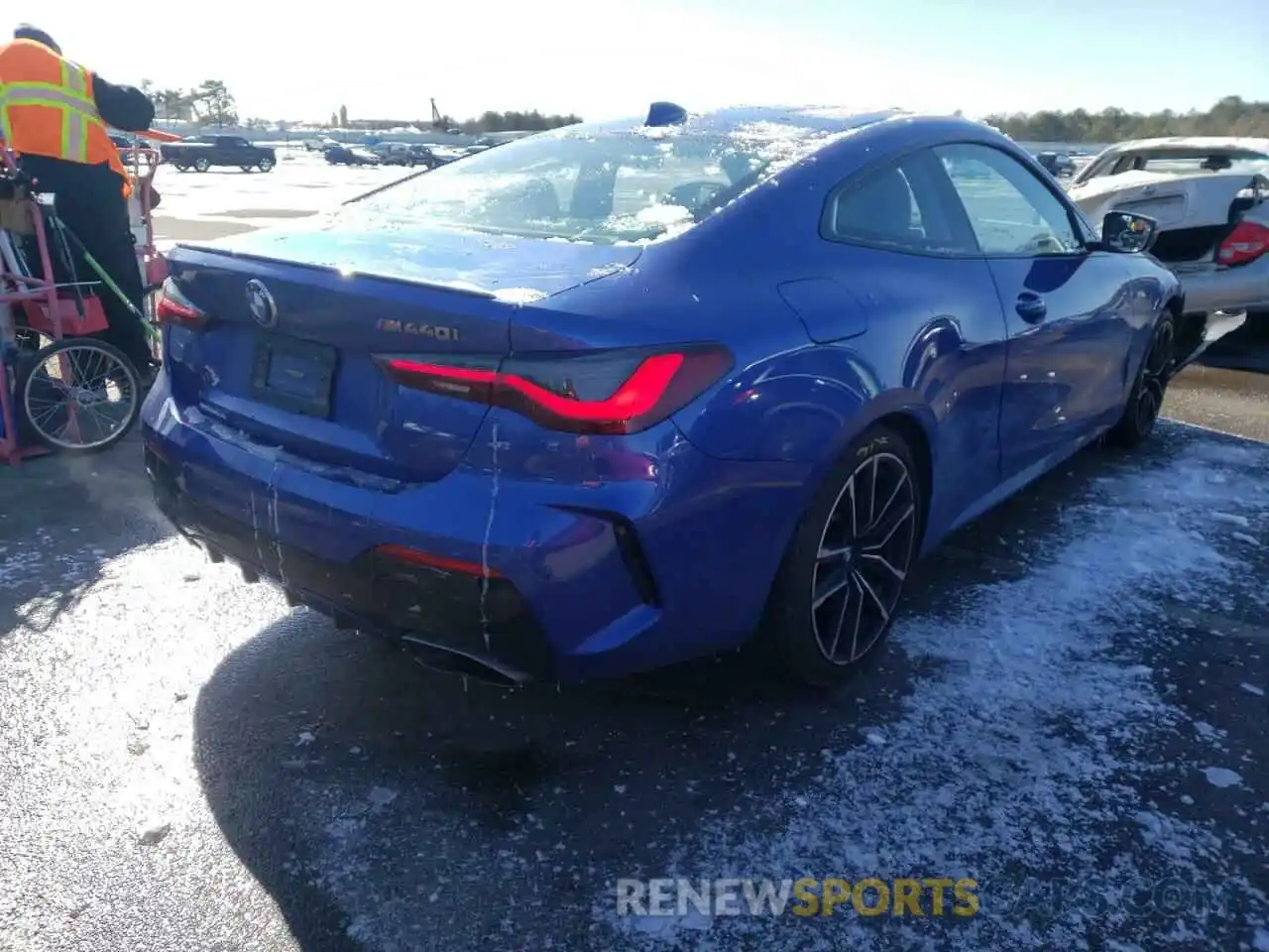 4 Photograph of a damaged car WBA13AR04MCF61567 BMW M4 2021