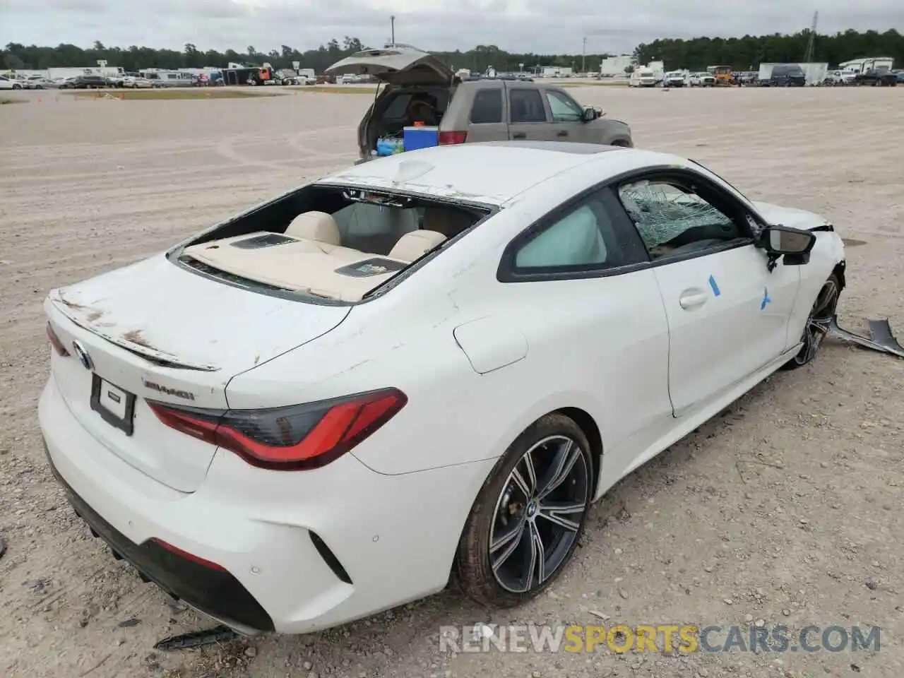 4 Photograph of a damaged car WBA13AR05MCF72271 BMW M4 2021