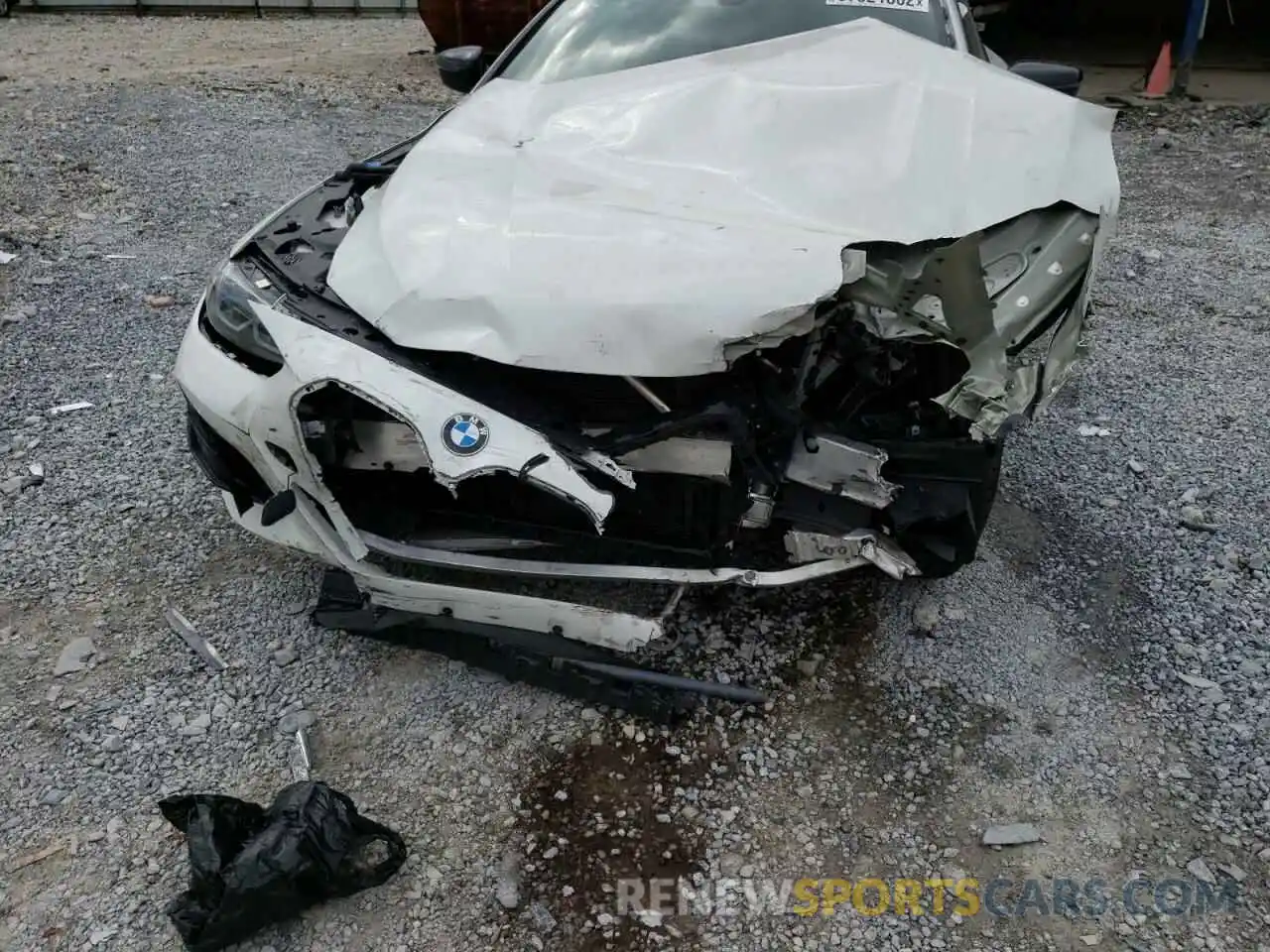 9 Photograph of a damaged car WBA13AR06MCF70867 BMW M4 2021