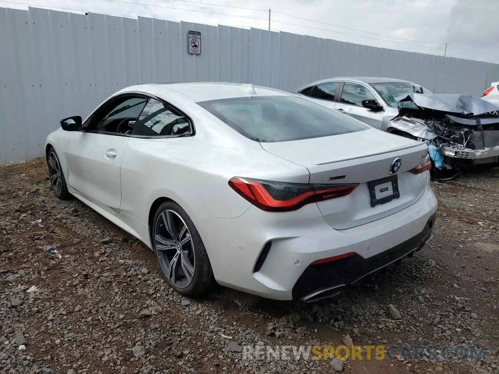 3 Photograph of a damaged car WBA13AR07MCF66830 BMW M4 2021