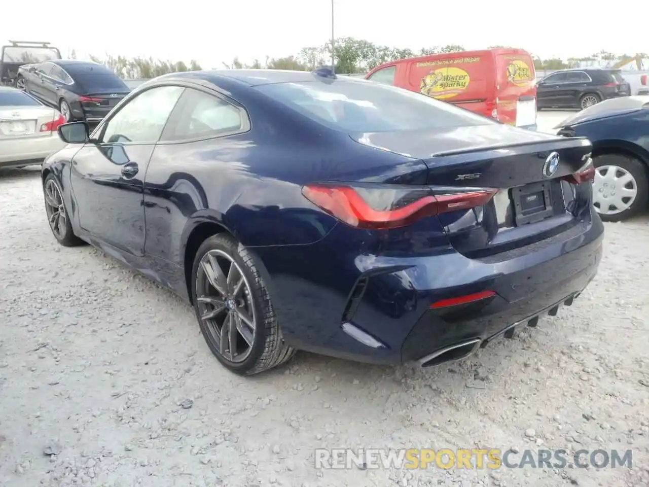 3 Photograph of a damaged car WBA13AR09MCF51620 BMW M4 2021