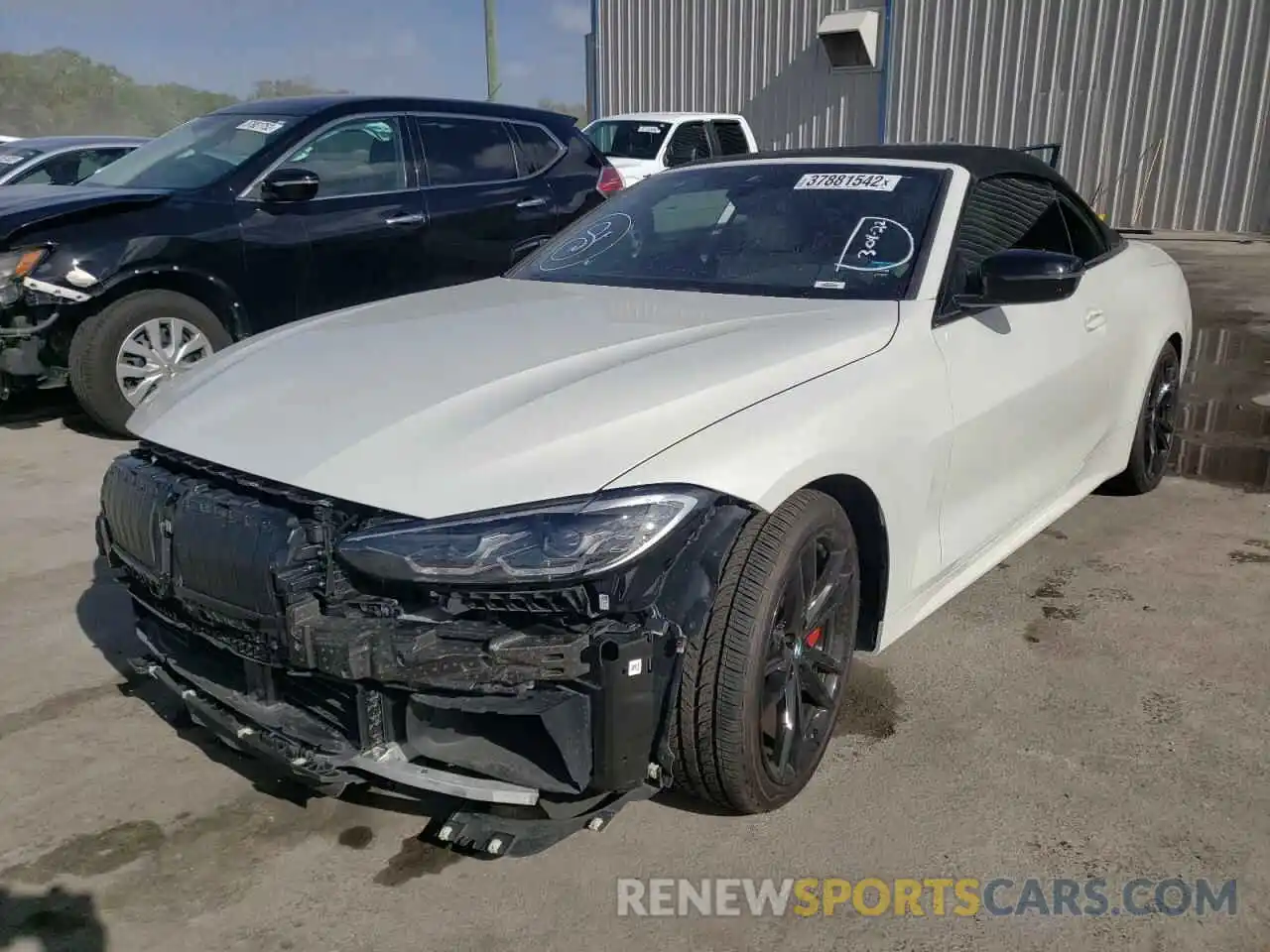 2 Photograph of a damaged car WBA53AT0XMCH19534 BMW M4 2021