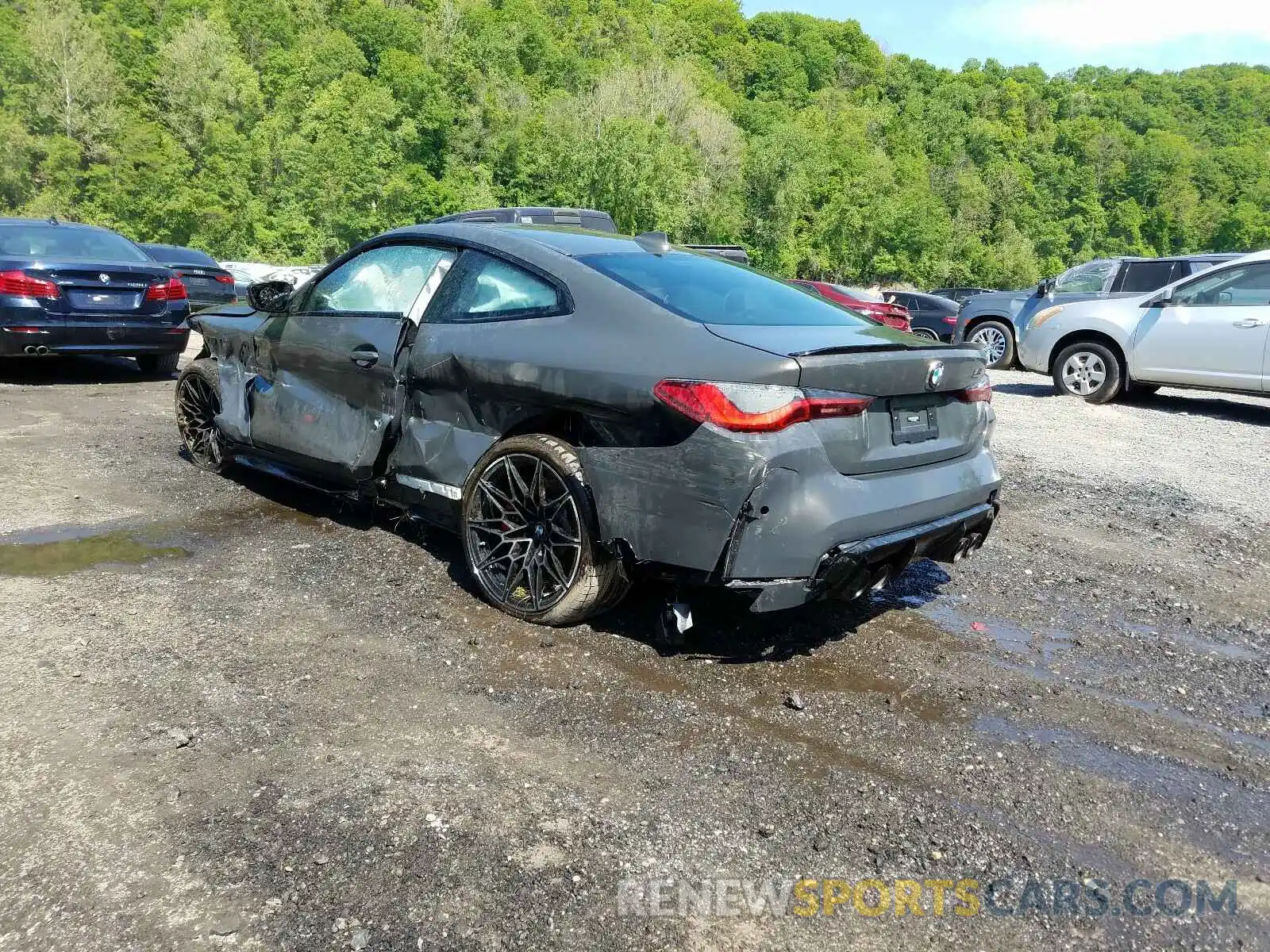 3 Photograph of a damaged car WBS33AZ02MCG66922 BMW M4 2021