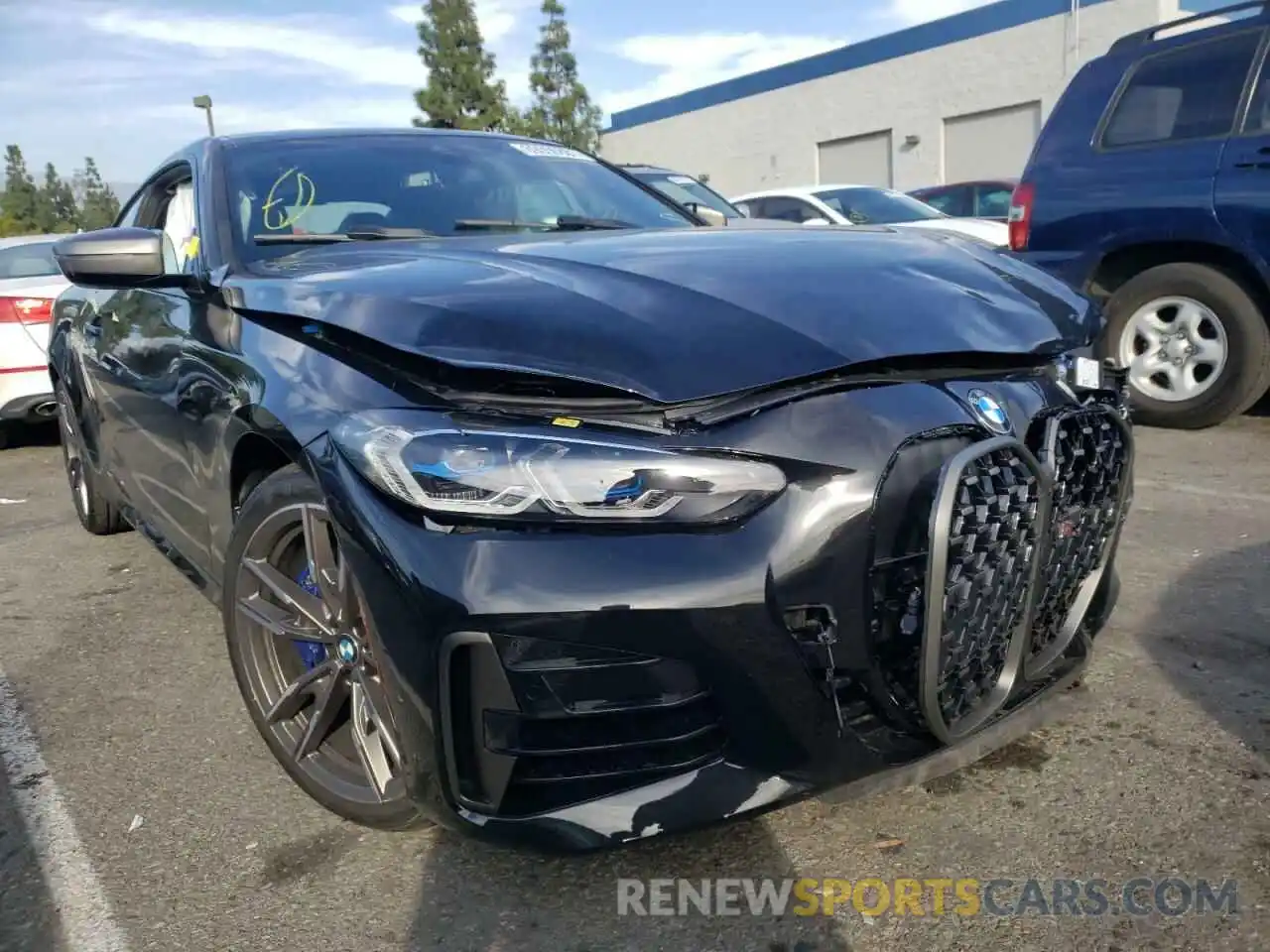 1 Photograph of a damaged car WBA13AR06NCJ22840 BMW M4 2022