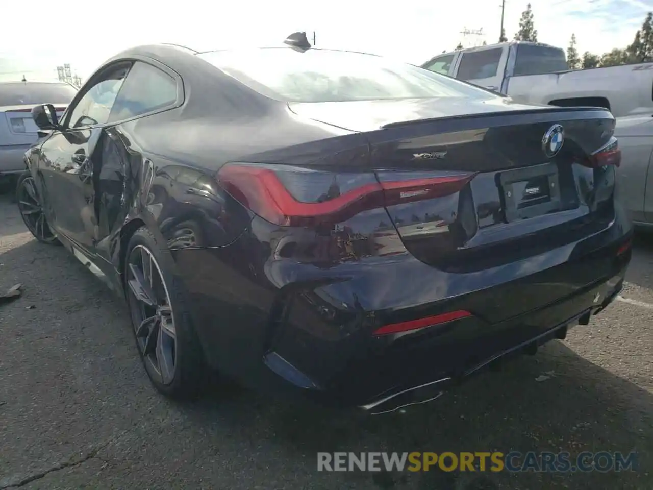 3 Photograph of a damaged car WBA13AR06NCJ22840 BMW M4 2022