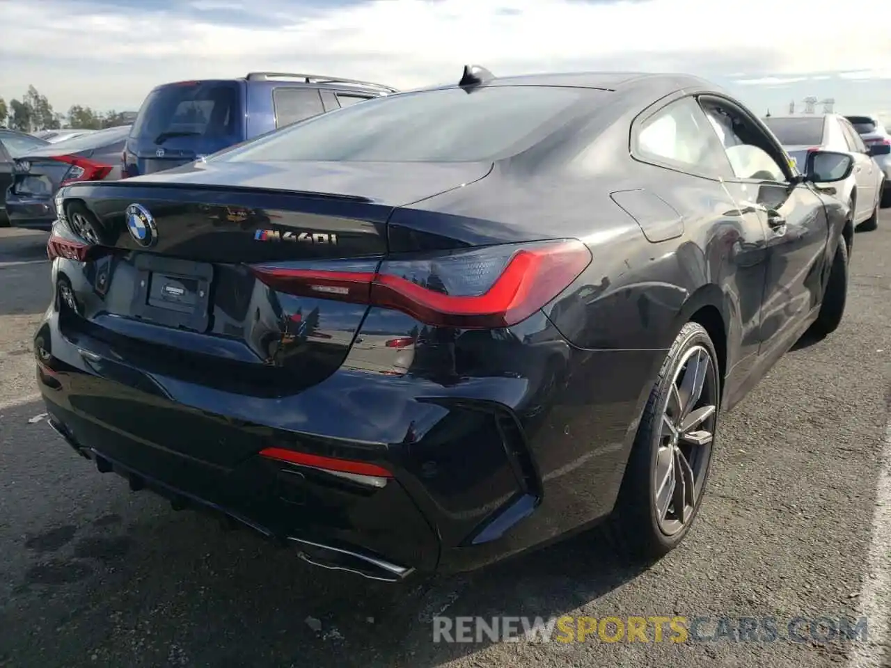 4 Photograph of a damaged car WBA13AR06NCJ22840 BMW M4 2022