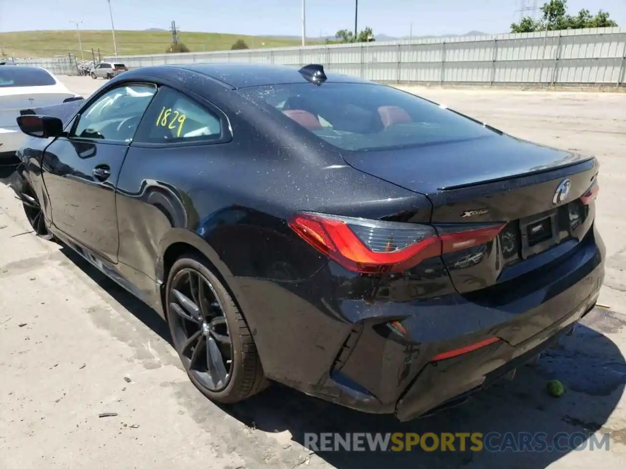 3 Photograph of a damaged car WBA13AR06NCJ63551 BMW M4 2022