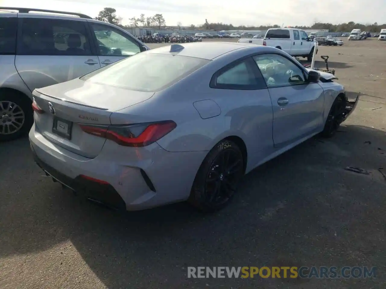 4 Photograph of a damaged car WBA13AR07NCJ07229 BMW M4 2022