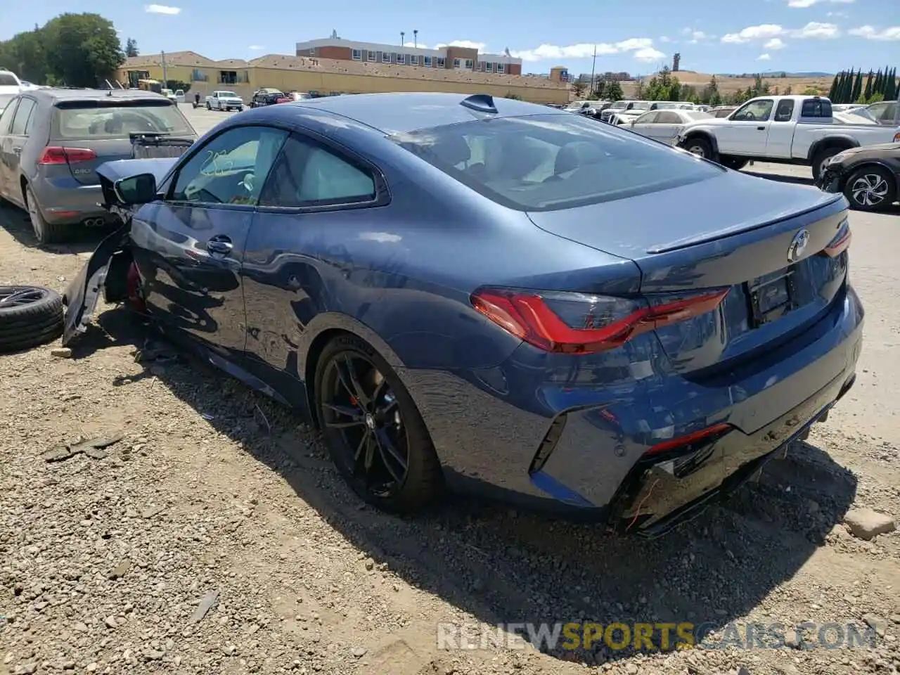 3 Photograph of a damaged car WBA83AP03NCH67305 BMW M4 2022