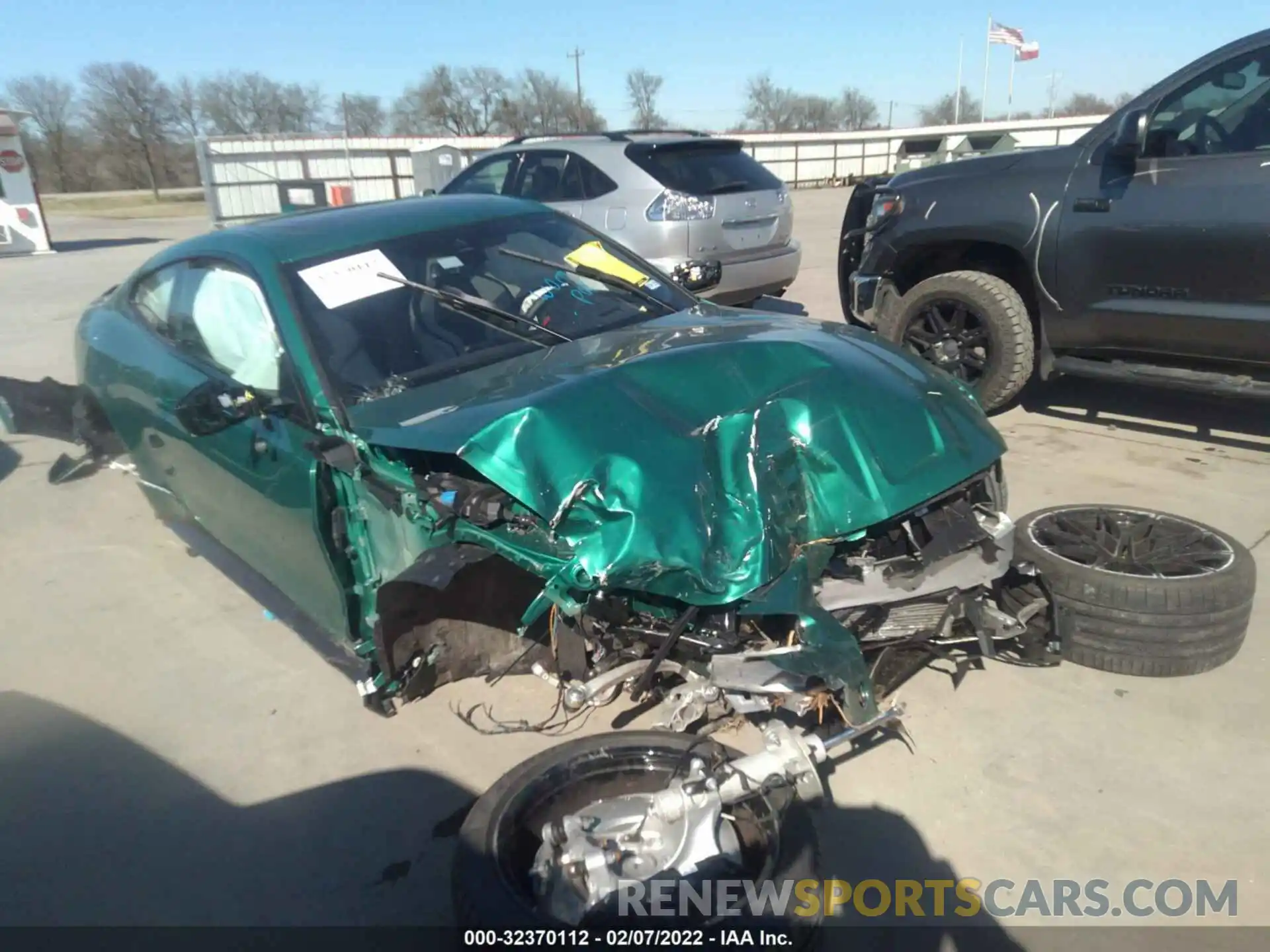 6 Photograph of a damaged car WBS33AZ03NCH80882 BMW M4 2022