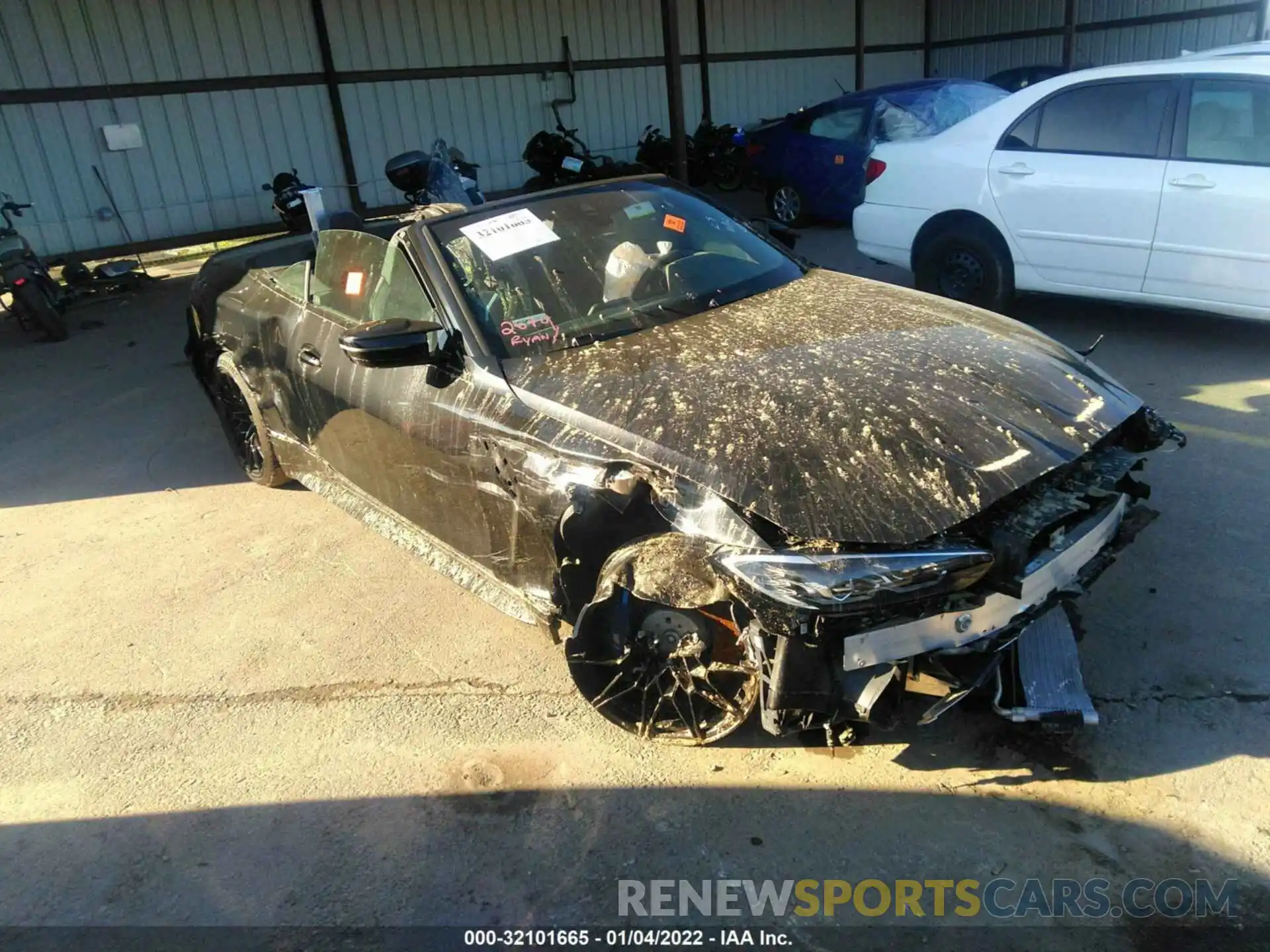 1 Photograph of a damaged car WBS33BA02NCH47325 BMW M4 2022