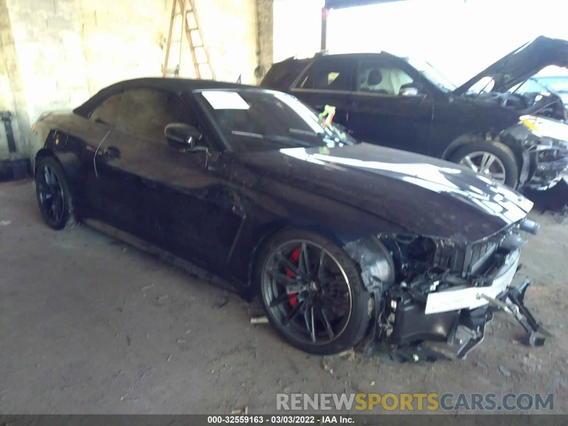 1 Photograph of a damaged car WBS33BA04NCJ22874 BMW M4 2022