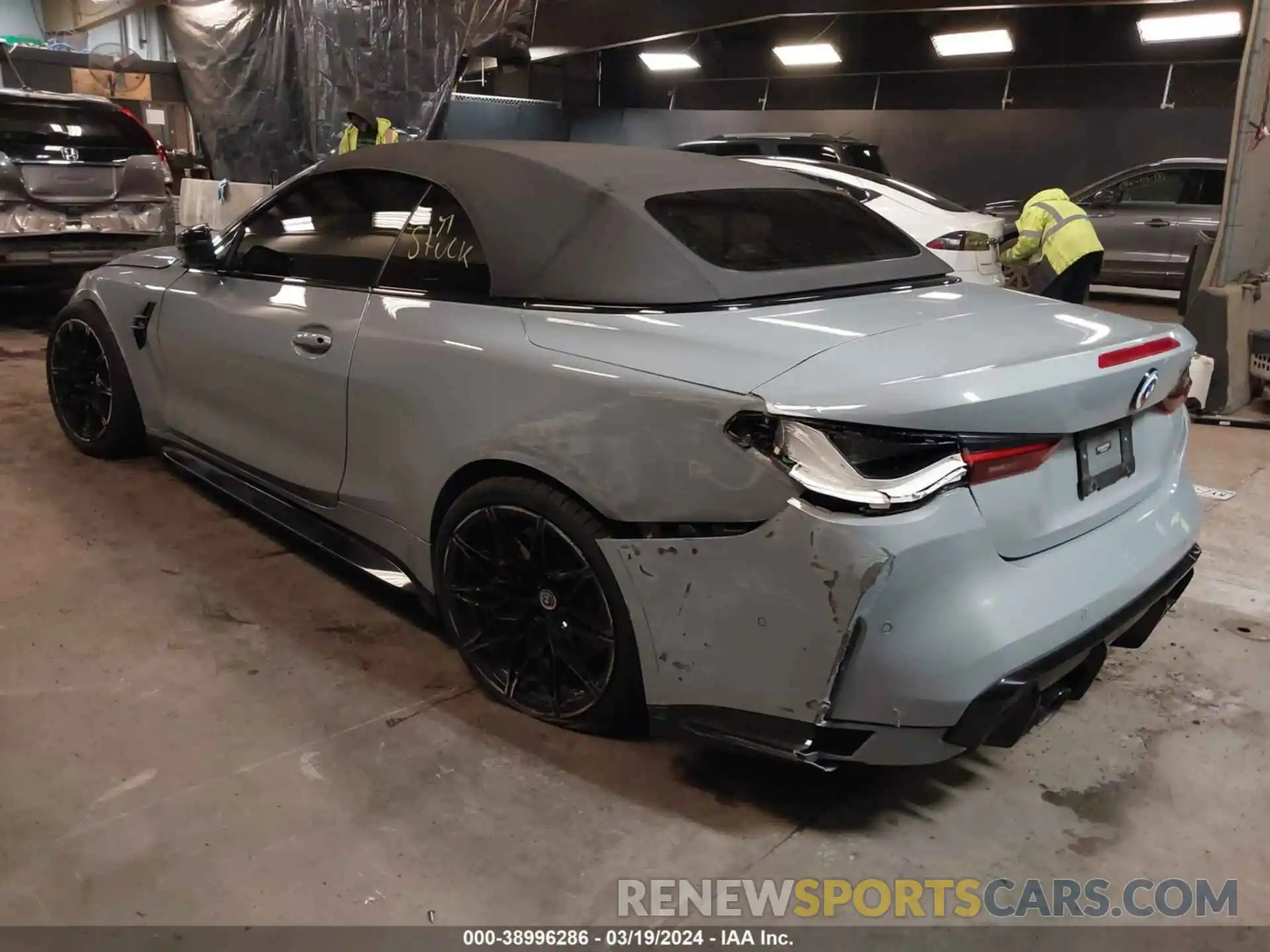 3 Photograph of a damaged car WBS33BA09NCK87996 BMW M4 2022