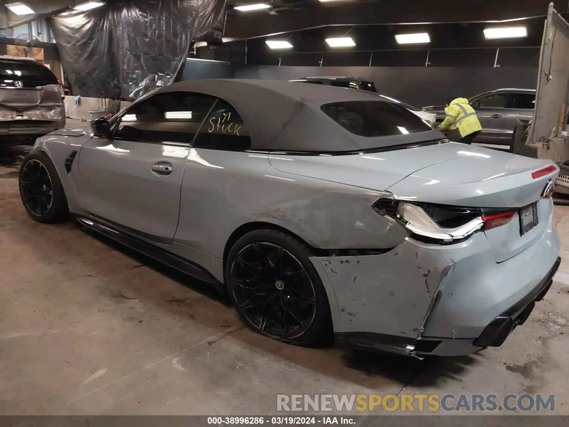 6 Photograph of a damaged car WBS33BA09NCK87996 BMW M4 2022