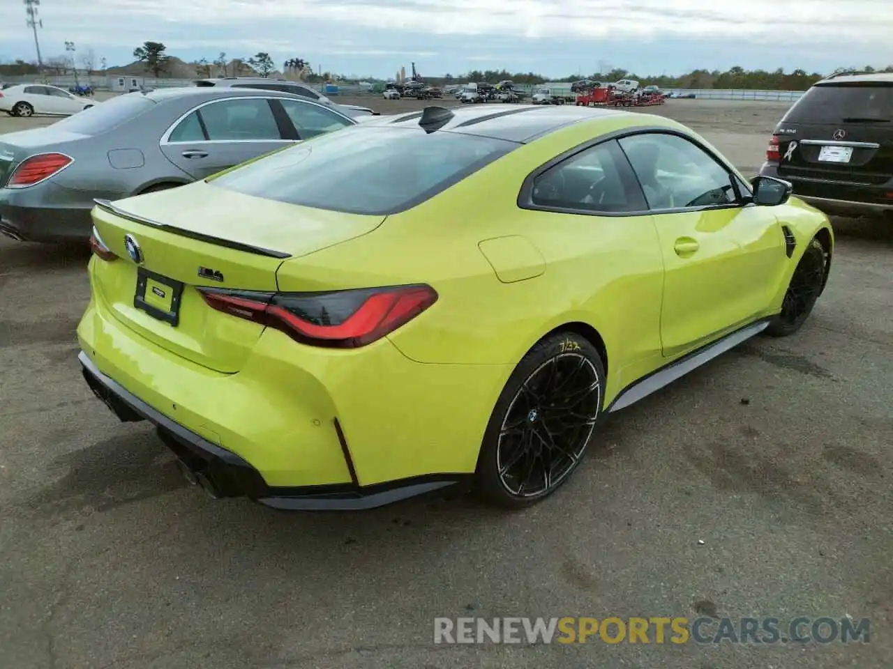 4 Photograph of a damaged car WBS43AZ0XNCJ20680 BMW M4 2022