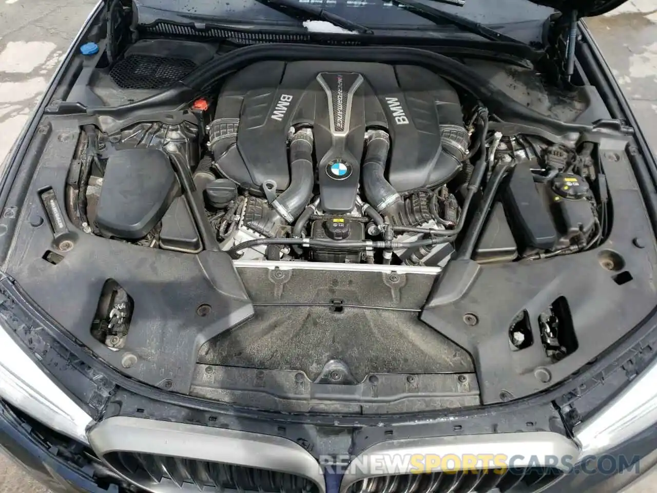 11 Фотография поврежденного автомобиля WBAJB9C51KB464039 BMW M5 2019