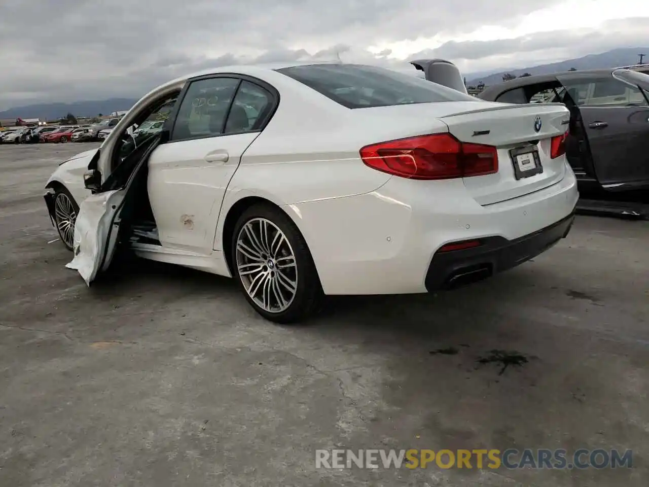 3 Photograph of a damaged car WBAJB9C51KB464073 BMW M5 2019