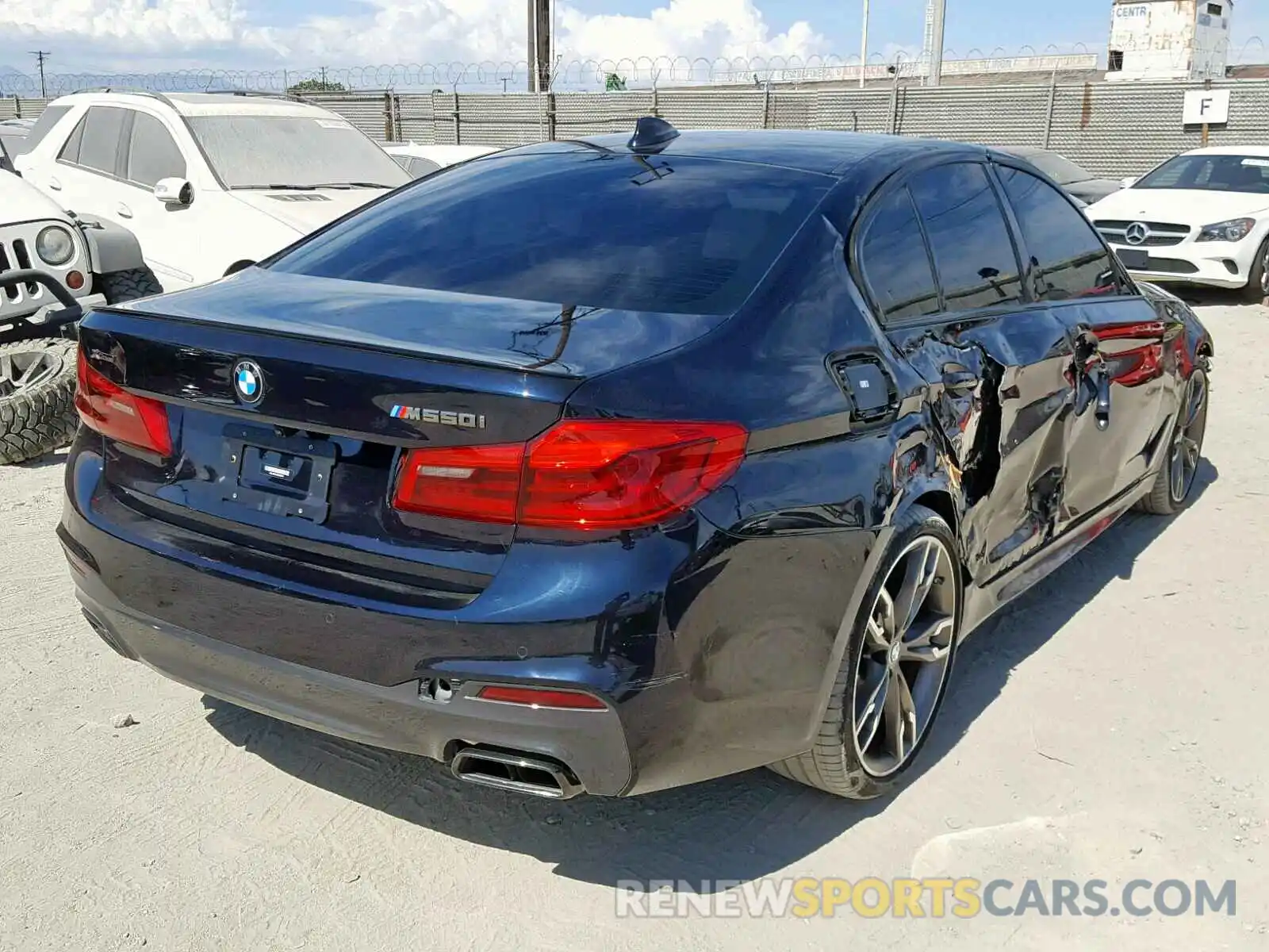 4 Photograph of a damaged car WBAJB9C55KB289374 BMW M5 2019