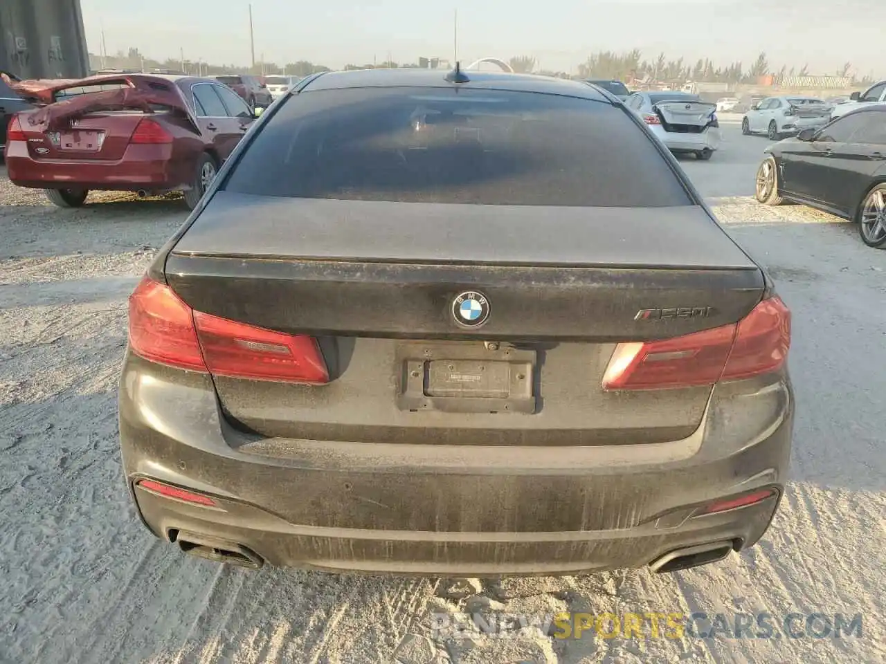 6 Фотография поврежденного автомобиля WBAJB9C56KB464702 BMW M5 2019