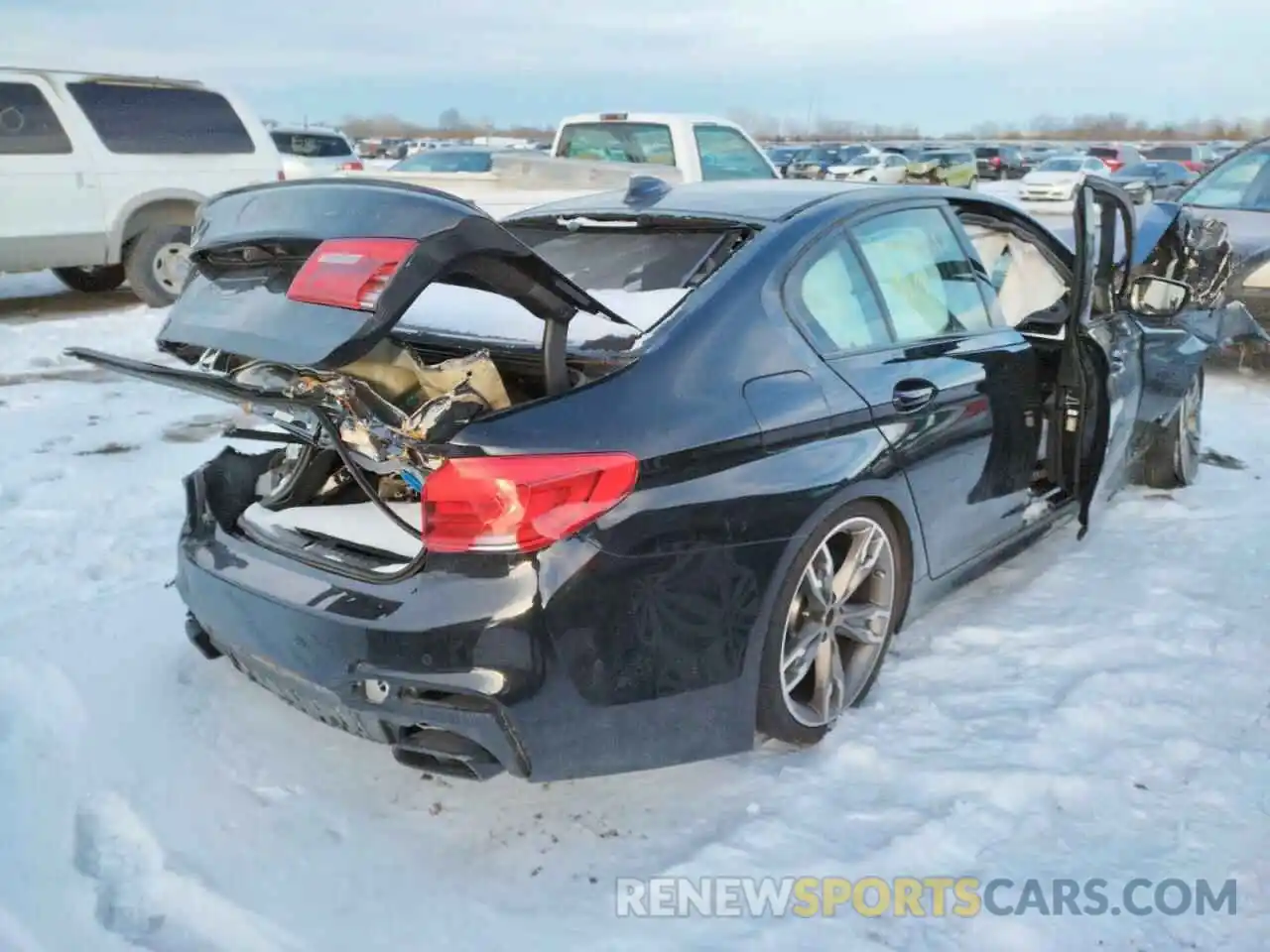 4 Photograph of a damaged car WBAJB9C57KB287982 BMW M5 2019