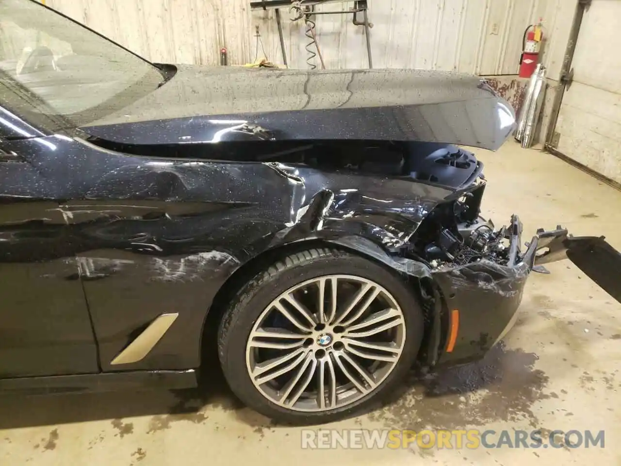 9 Photograph of a damaged car WBAJB9C58KB289059 BMW M5 2019