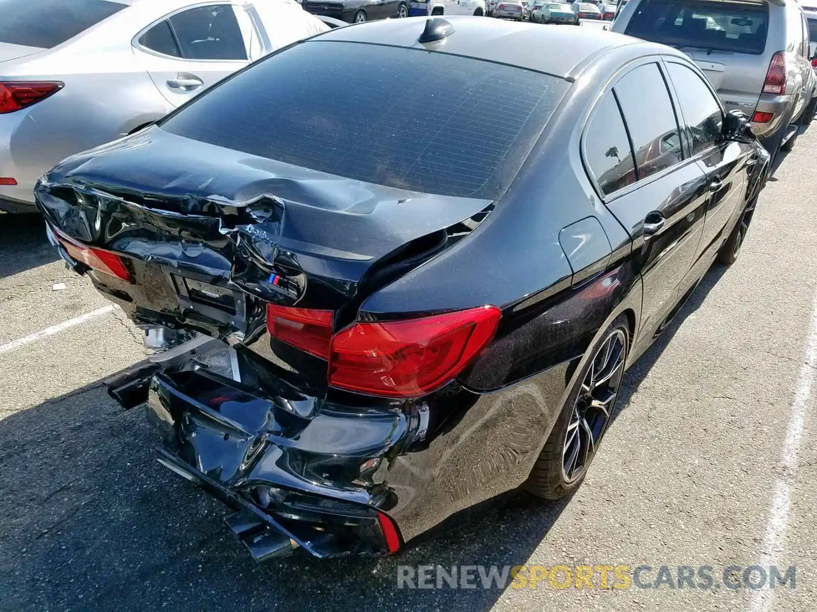 4 Фотография поврежденного автомобиля WBSJF0C50KB284725 BMW M5 2019