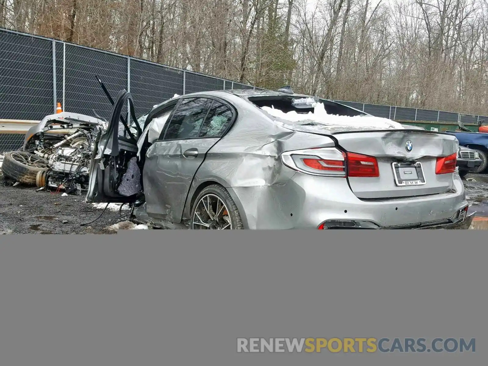 3 Photograph of a damaged car WBSJF0C50KB285101 BMW M5 2019