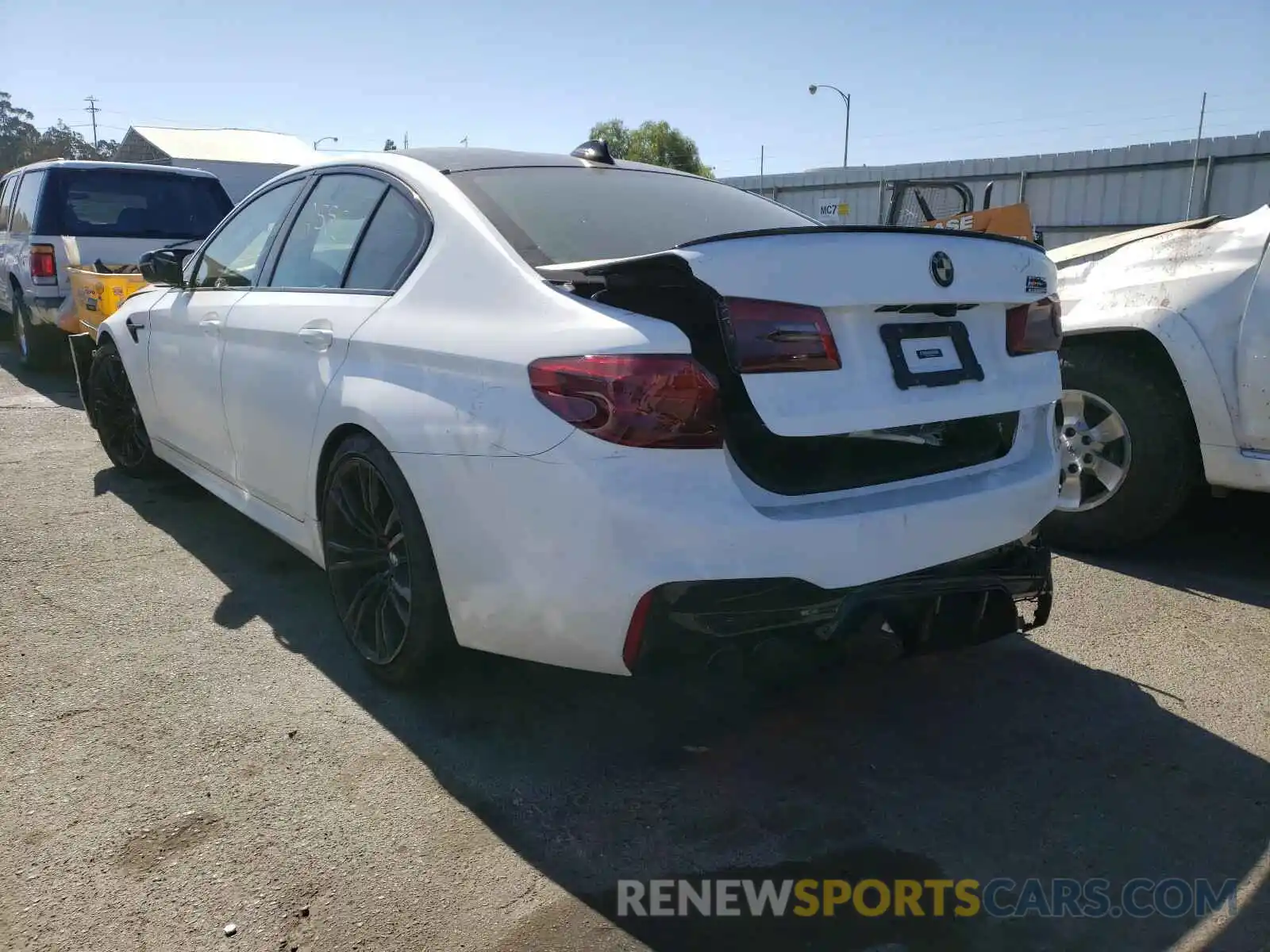 3 Photograph of a damaged car WBSJF0C50KB446935 BMW M5 2019