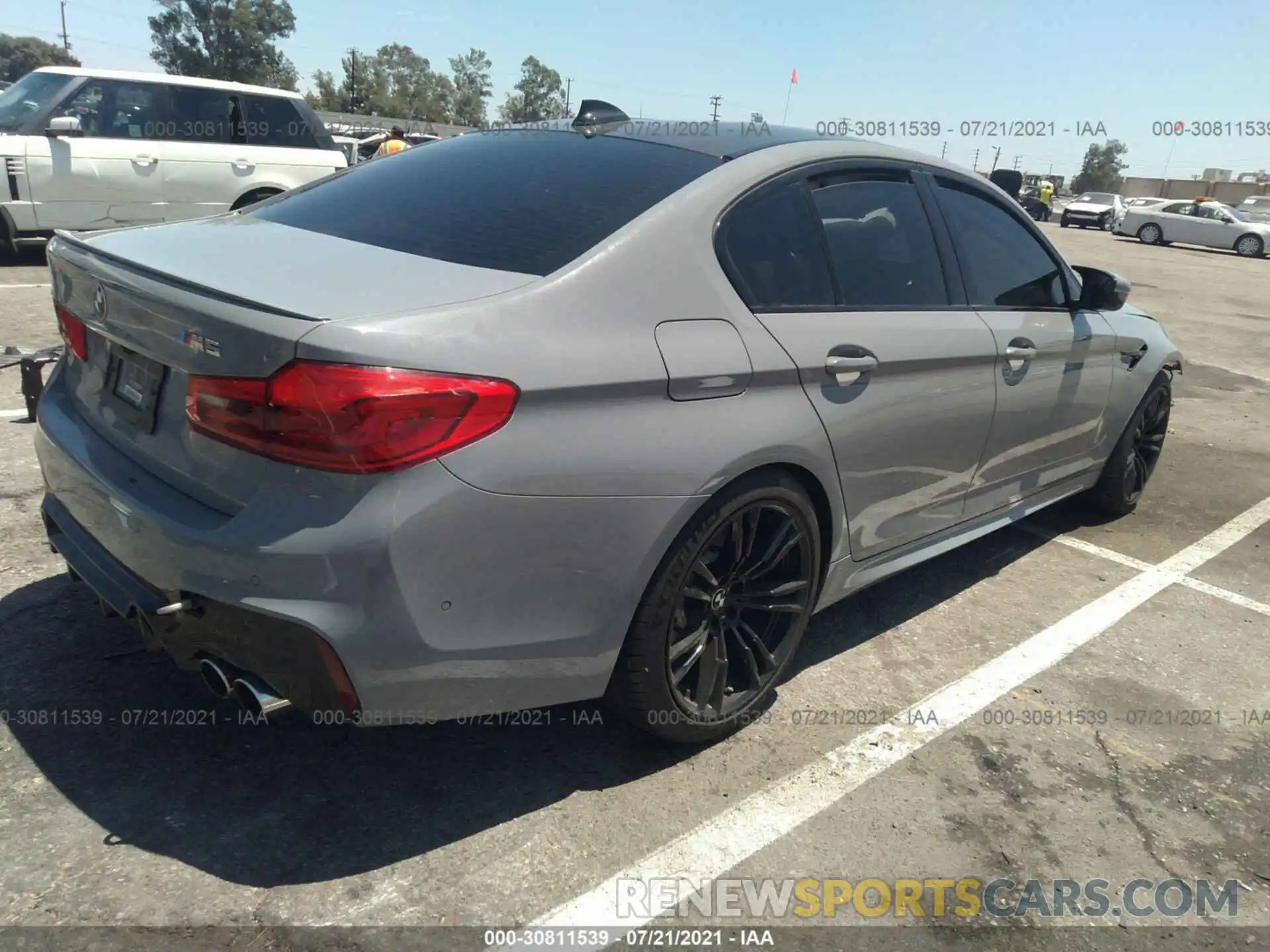 4 Photograph of a damaged car WBSJF0C50KB448667 BMW M5 2019