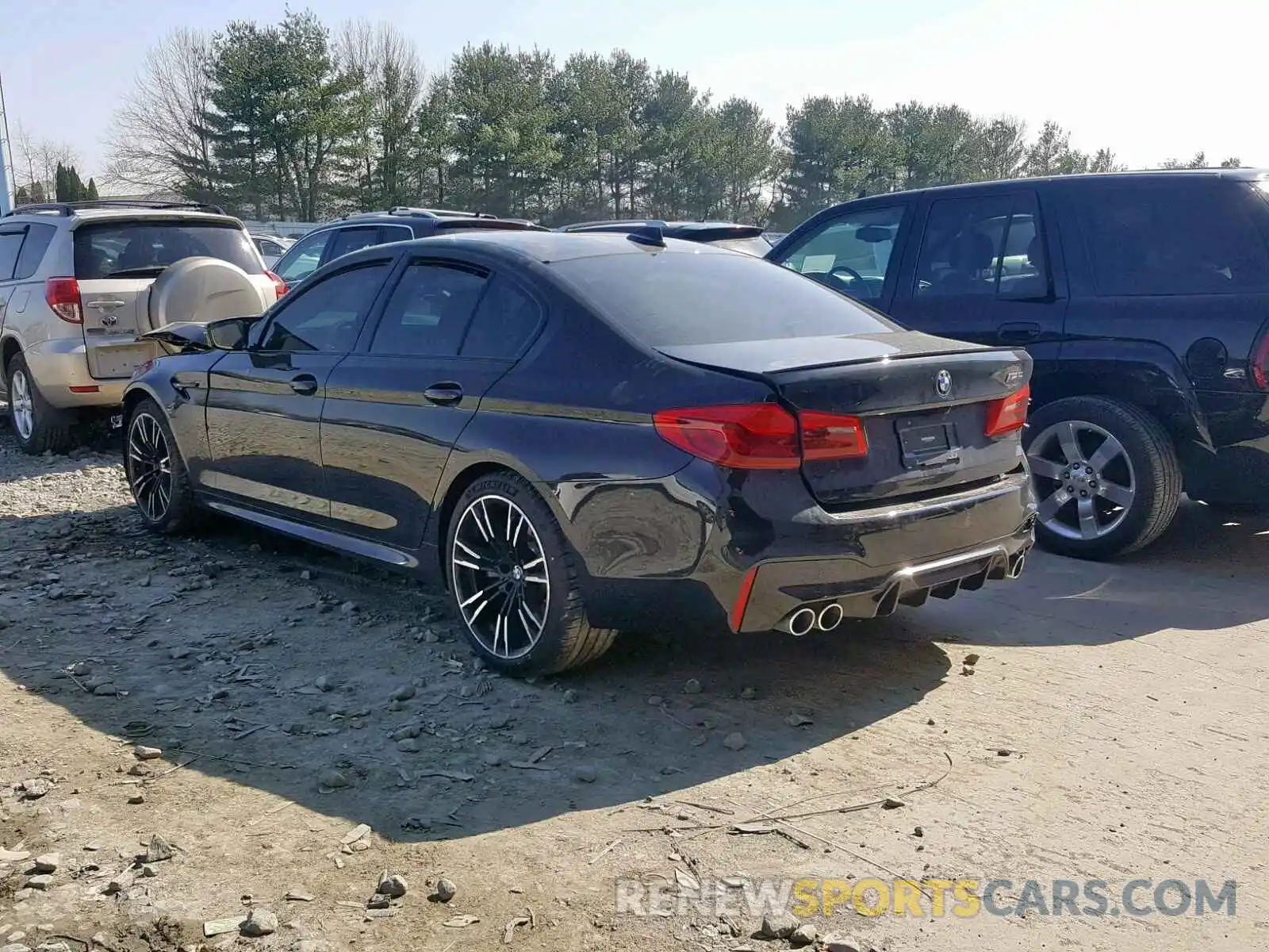 3 Photograph of a damaged car WBSJF0C51KB285222 BMW M5 2019