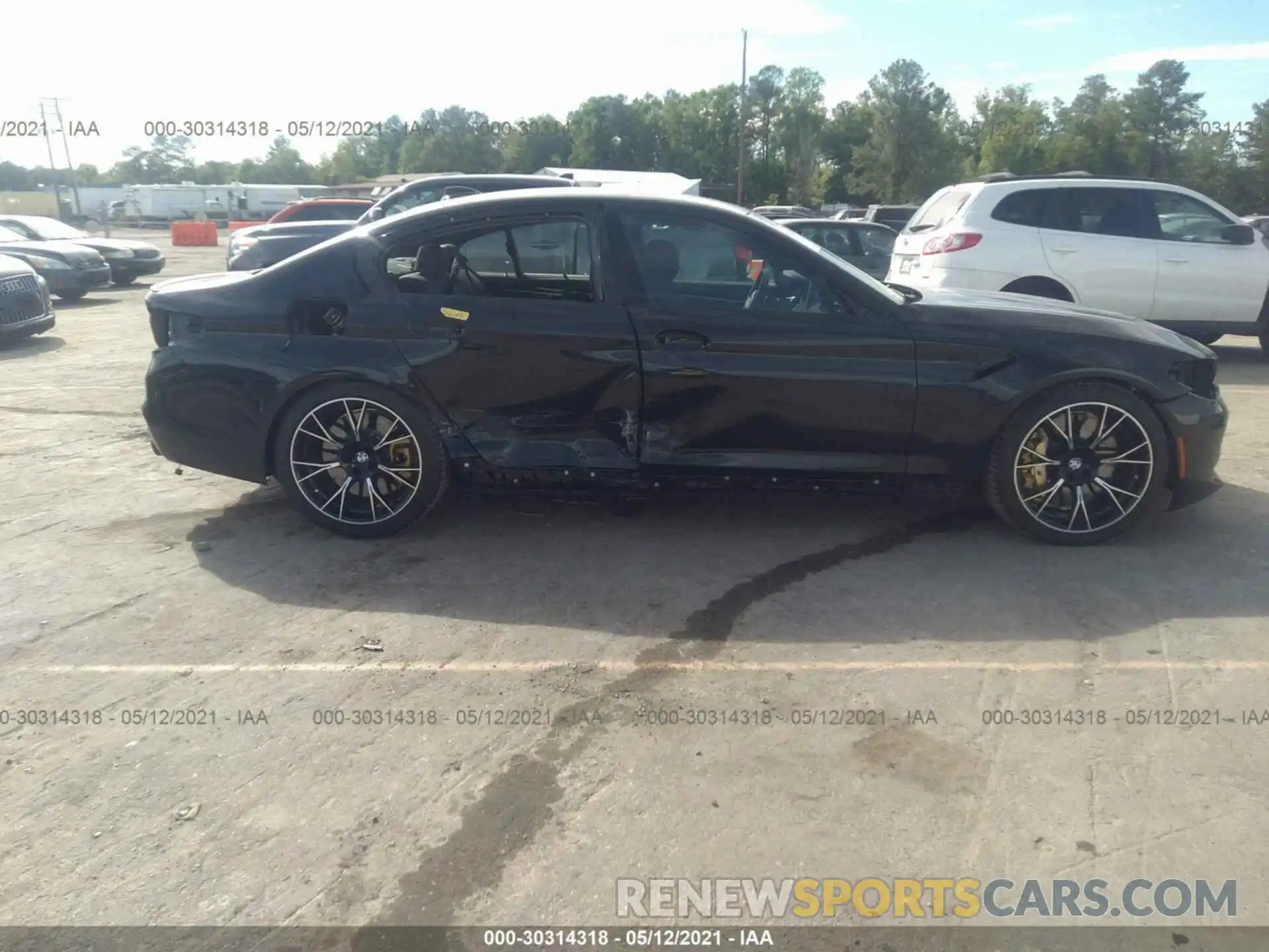 6 Photograph of a damaged car WBSJF0C52KB285634 BMW M5 2019