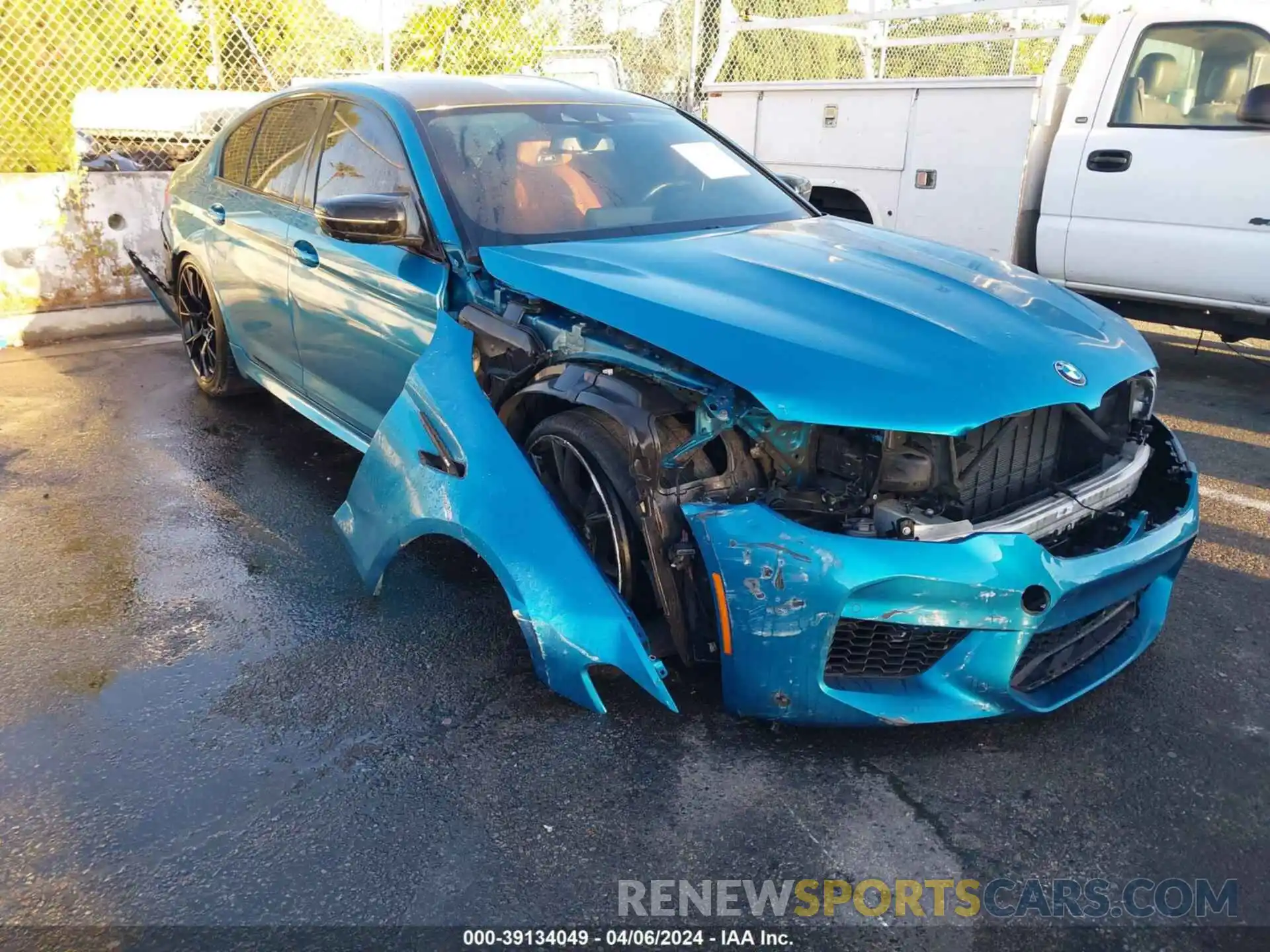 1 Фотография поврежденного автомобиля WBSJF0C52KB447231 BMW M5 2019