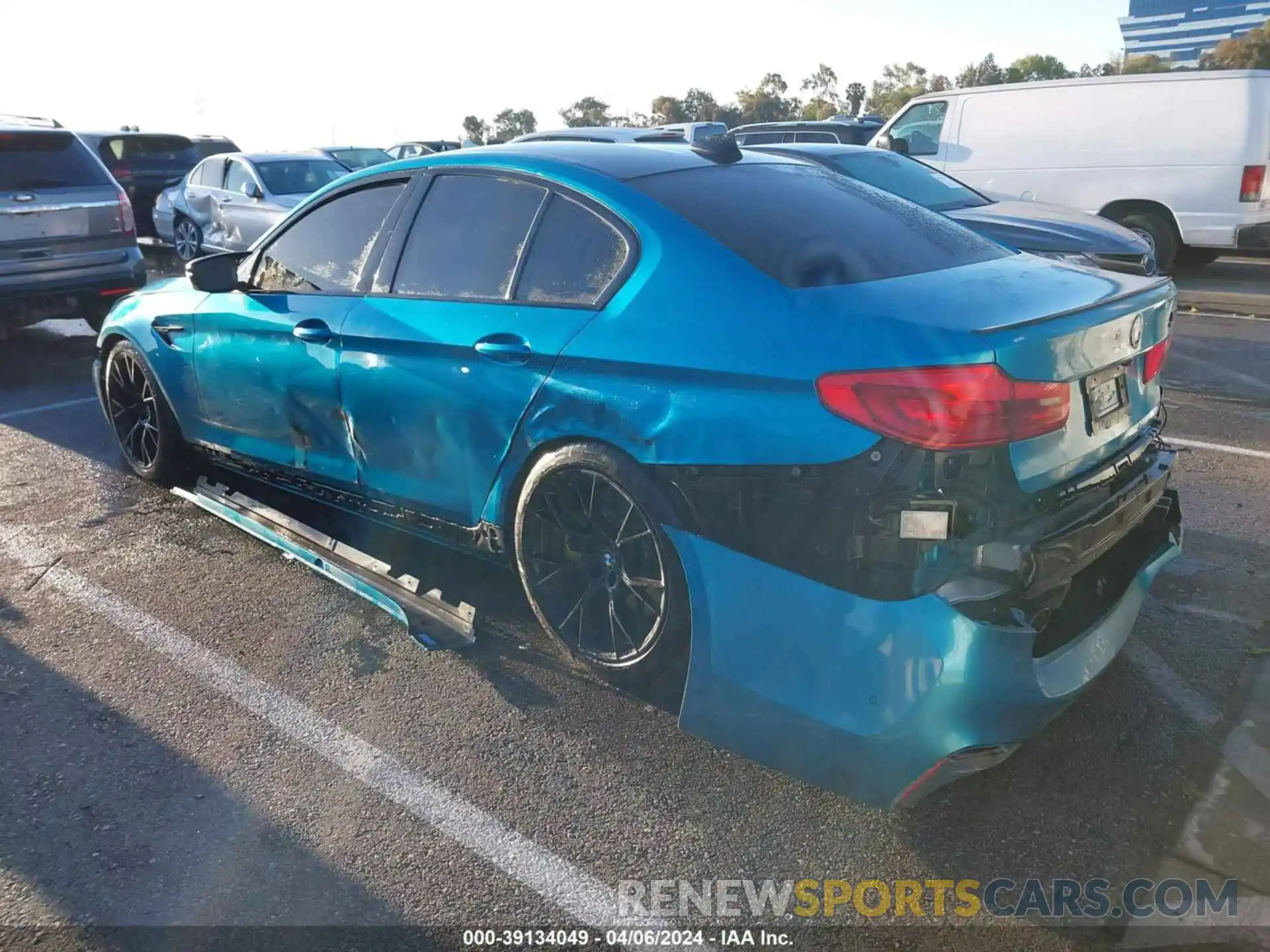 3 Фотография поврежденного автомобиля WBSJF0C52KB447231 BMW M5 2019