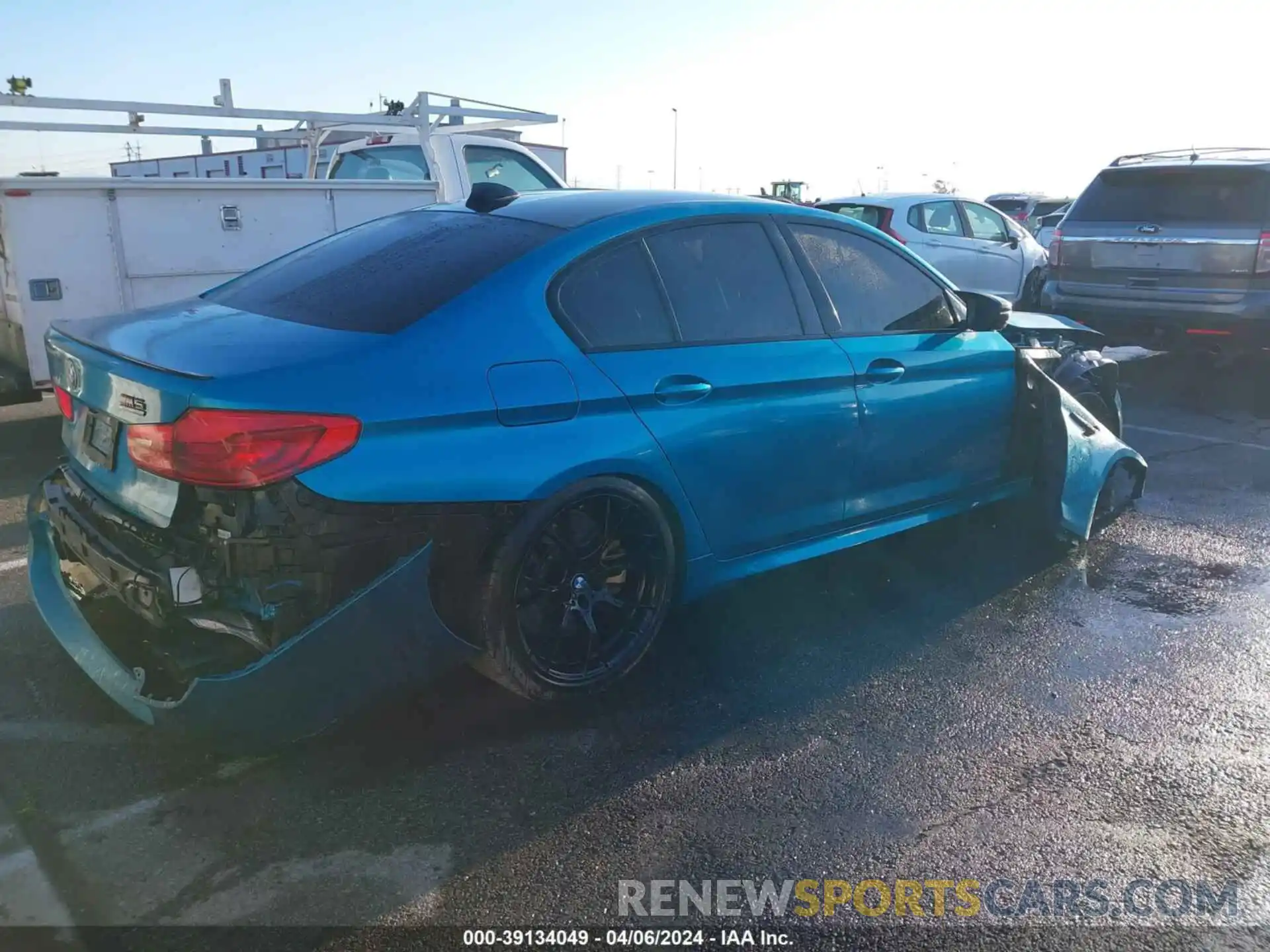 4 Фотография поврежденного автомобиля WBSJF0C52KB447231 BMW M5 2019