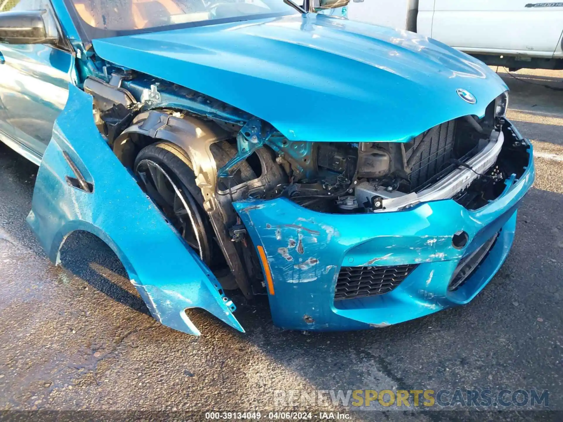 6 Photograph of a damaged car WBSJF0C52KB447231 BMW M5 2019